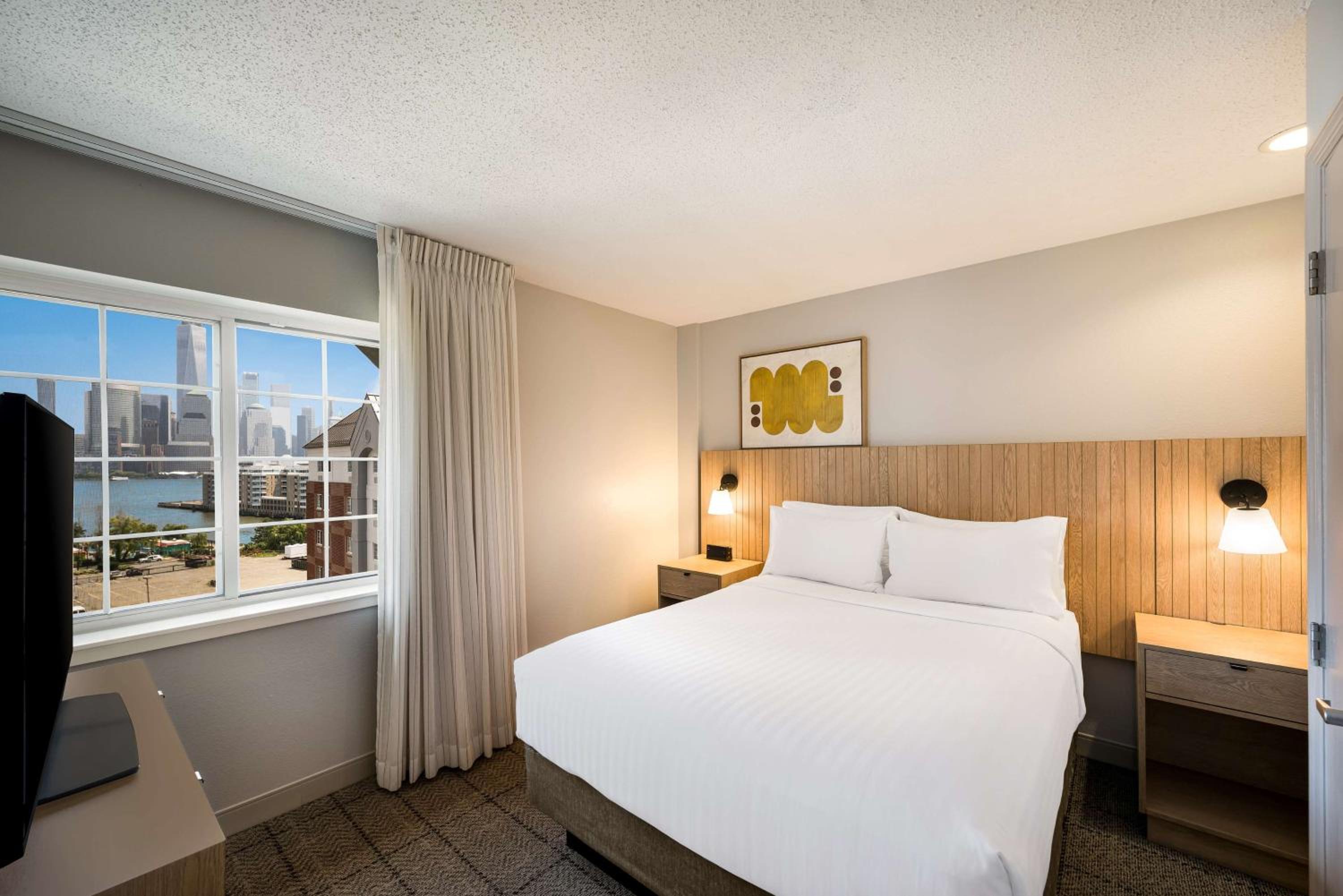 One Bedroom Suite NYC View - Photo 8