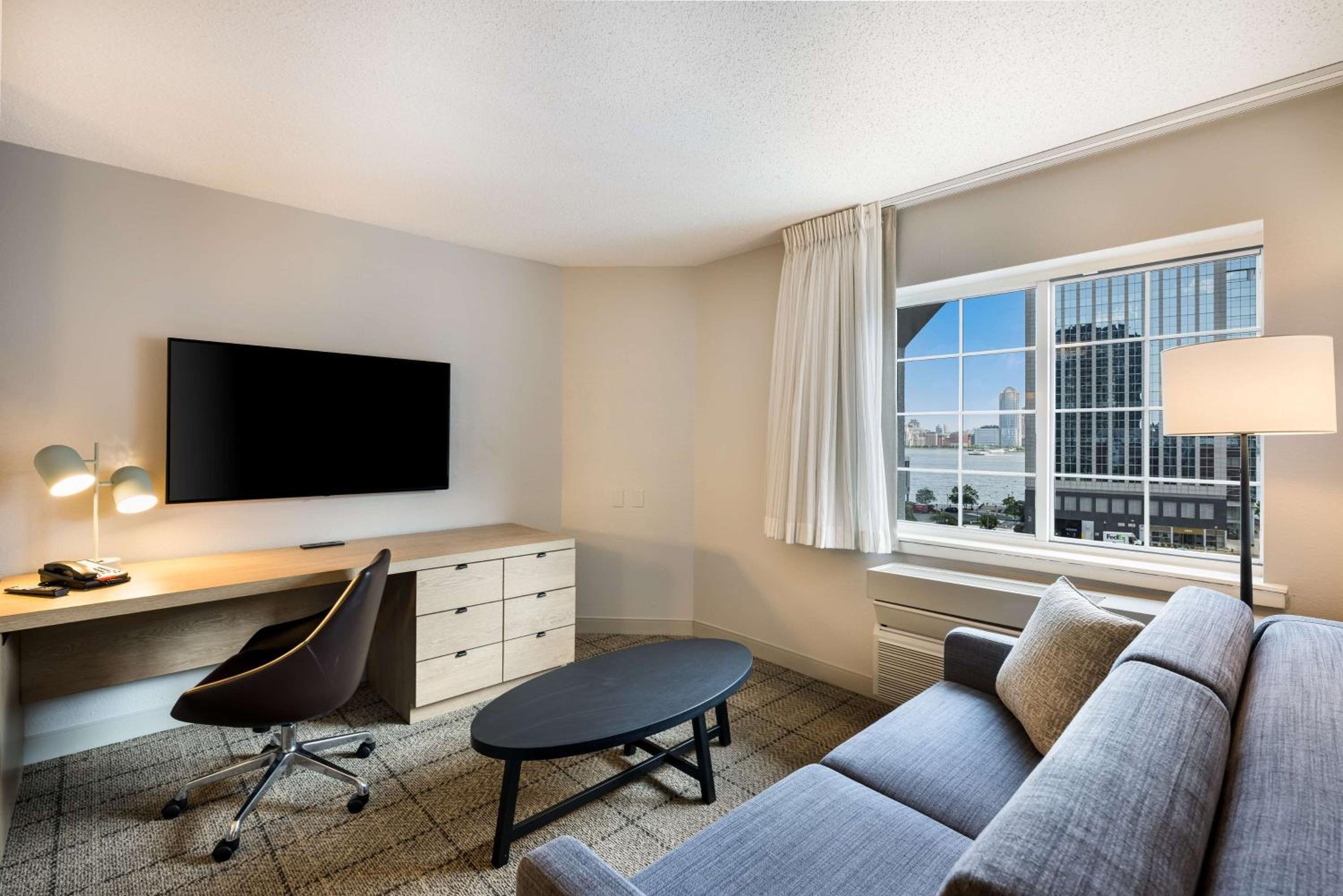 One Bedroom Suite NYC View - Photo 1