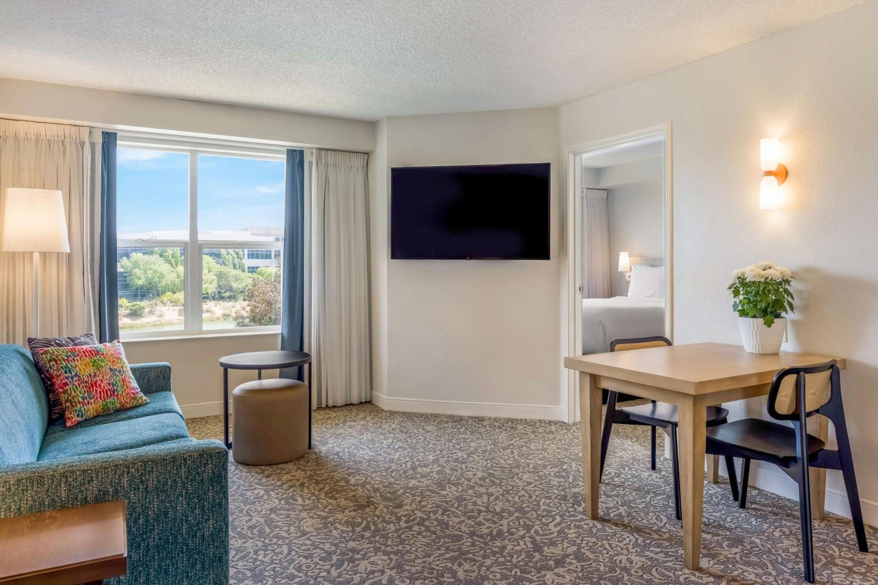 One Bedroom Suite Queen - Photo 3