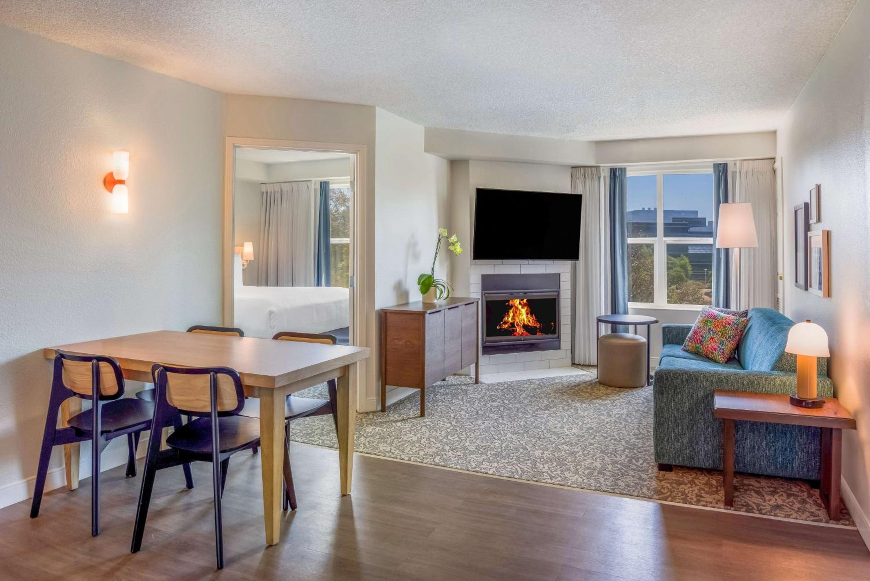 Bay View Two Bedroom Suite Queen in Each - Photo 6