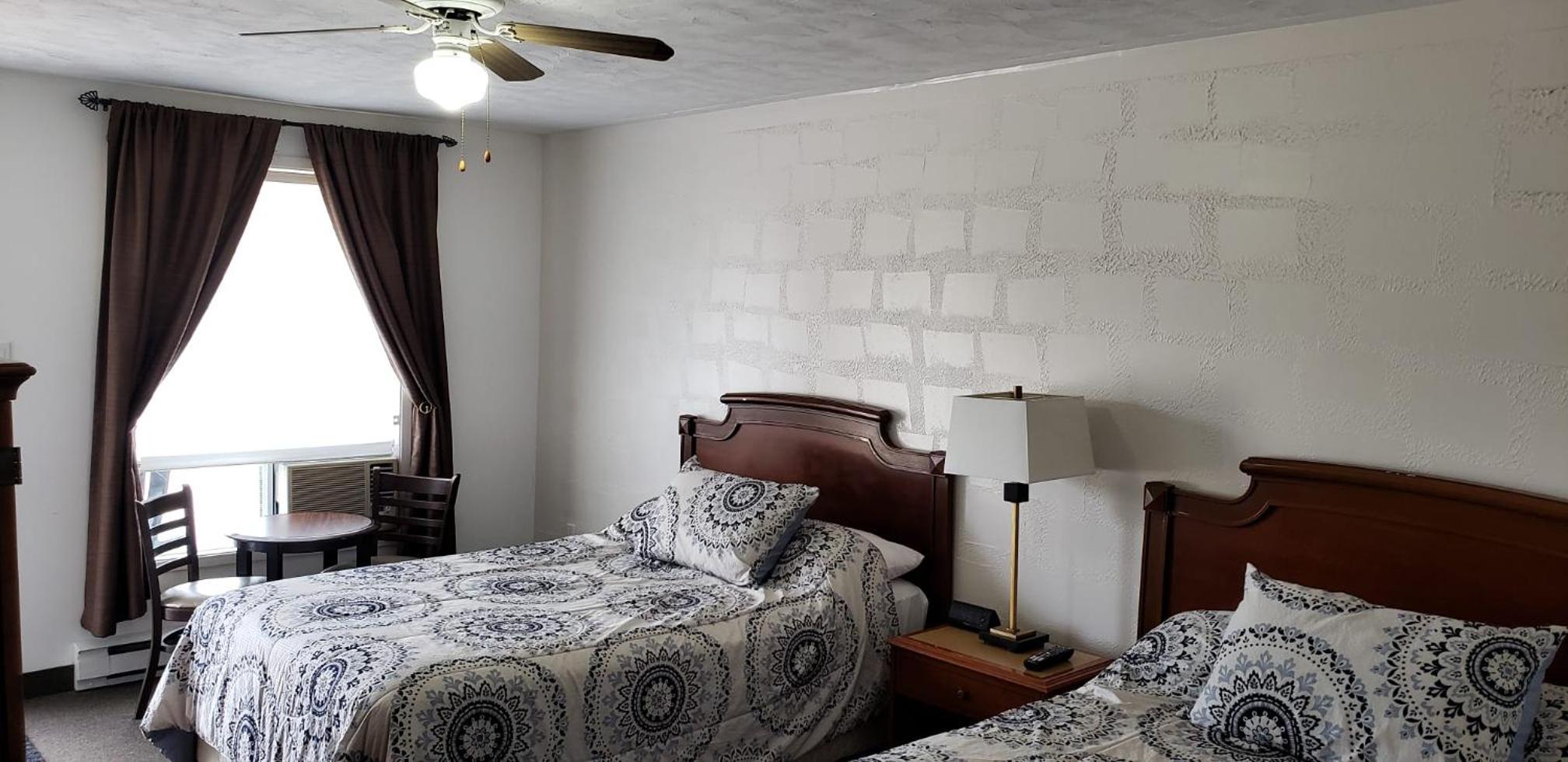 Double Room with Two Double Beds - Pet Friendly photo 2
