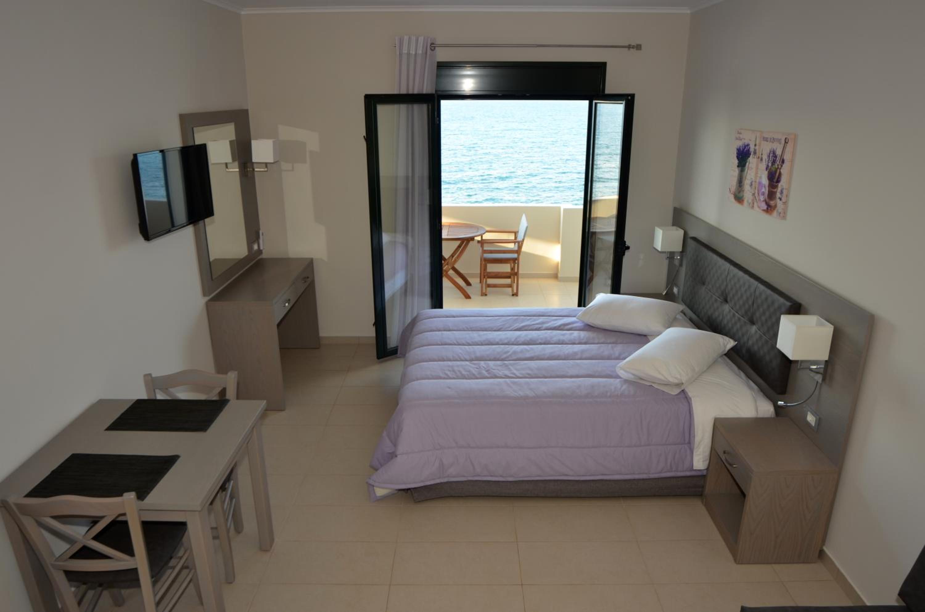Superior Sea Front studio