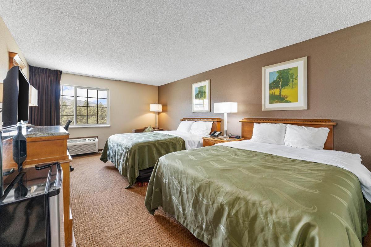 Standard Queen Room with Two Queen Beds - Non-Smoking photo 1