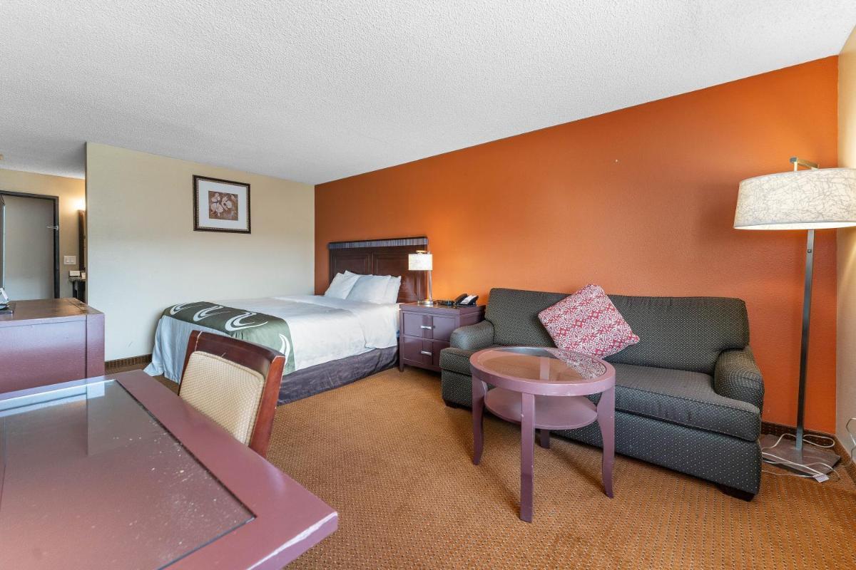 King Room - Non-Smoking photo 3