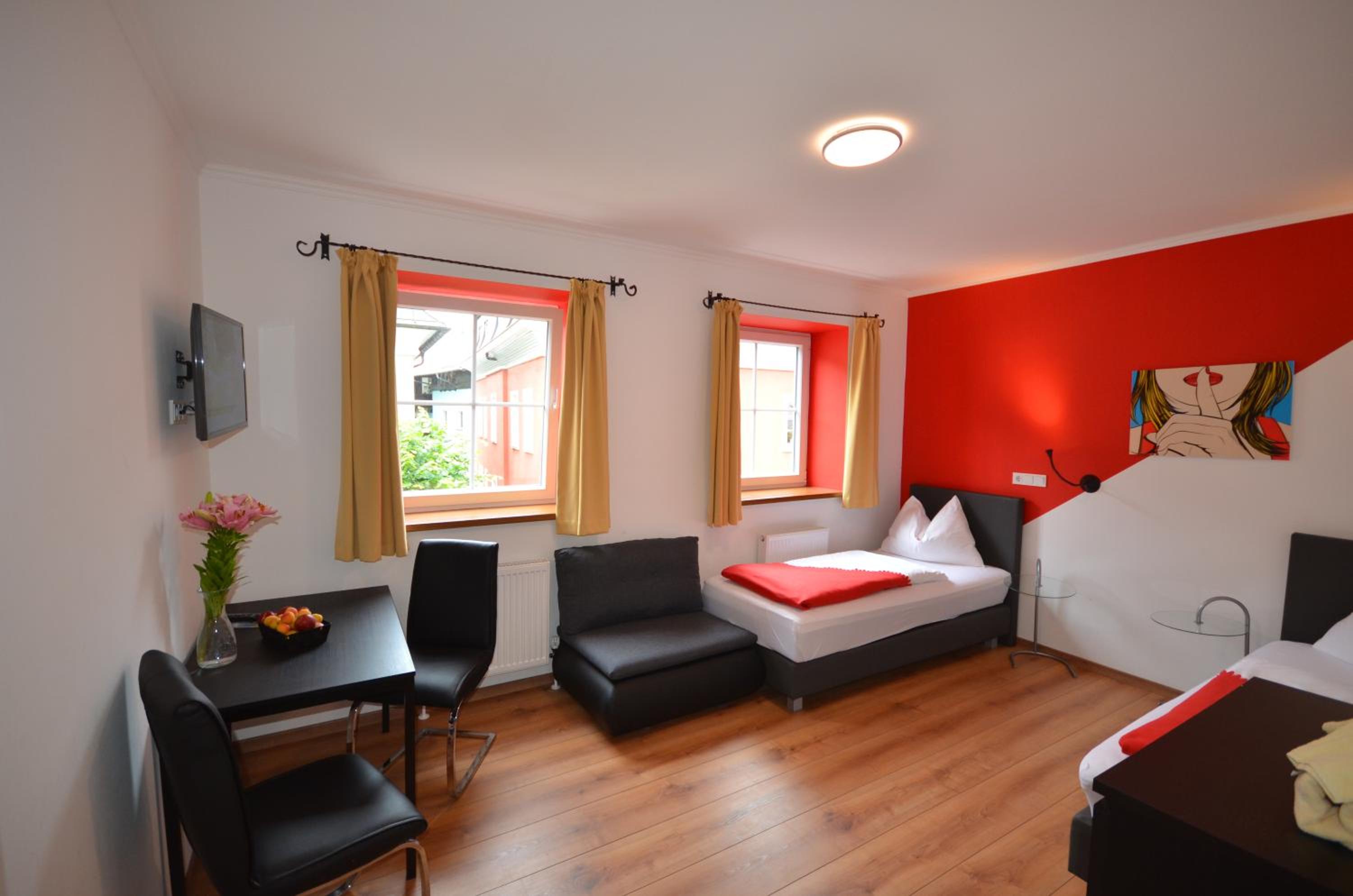 Family Room (2 Adults + 2 Children) - Photo 9