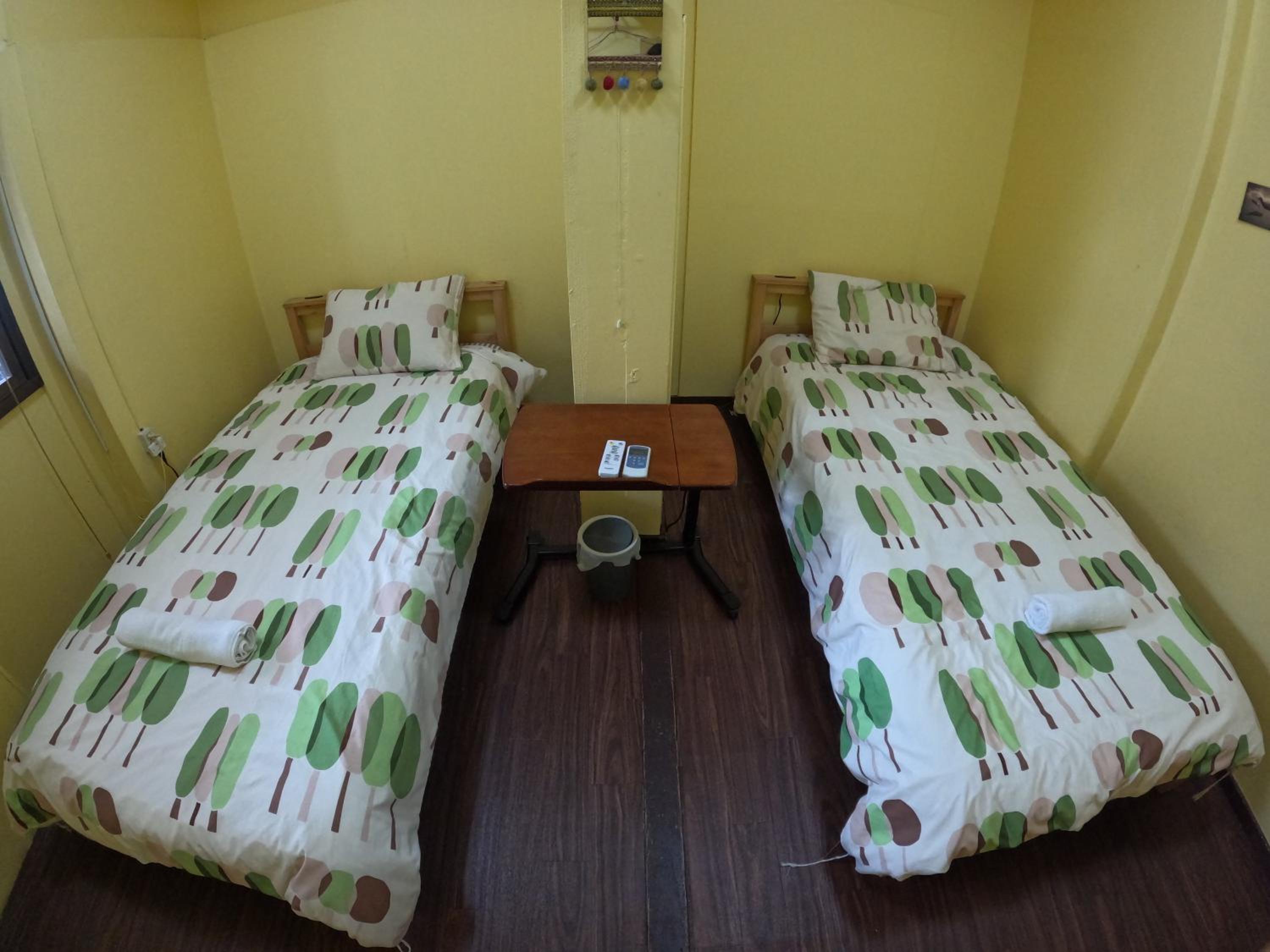 Twin Room - Photo 2