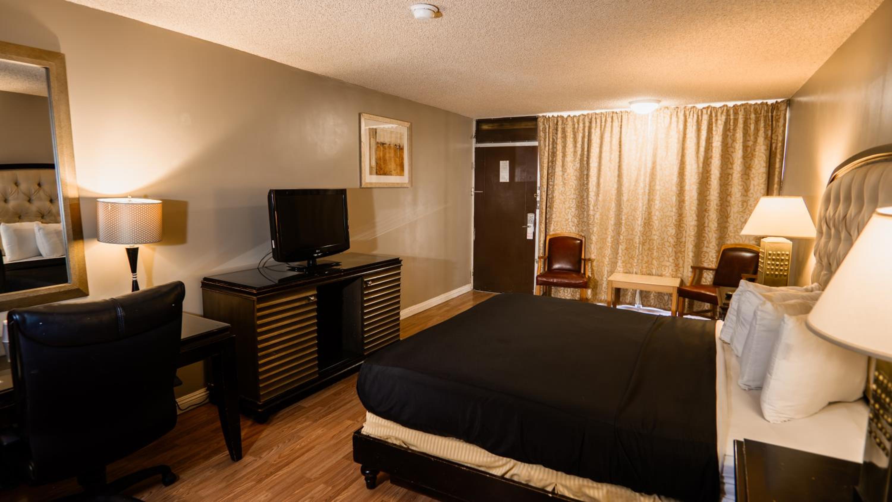 Queen Room - Photo 1