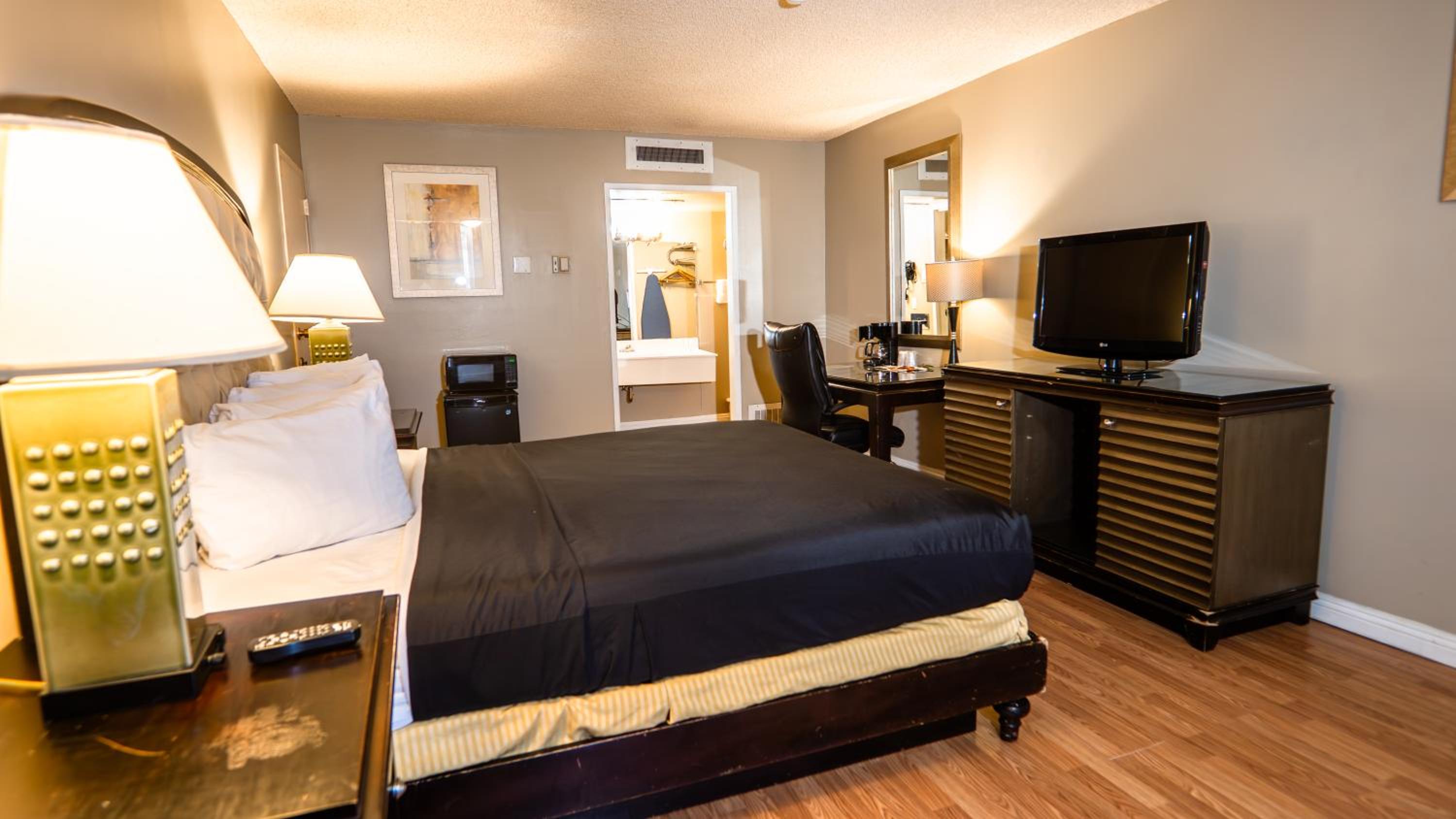 Deluxe King Room photo 3
