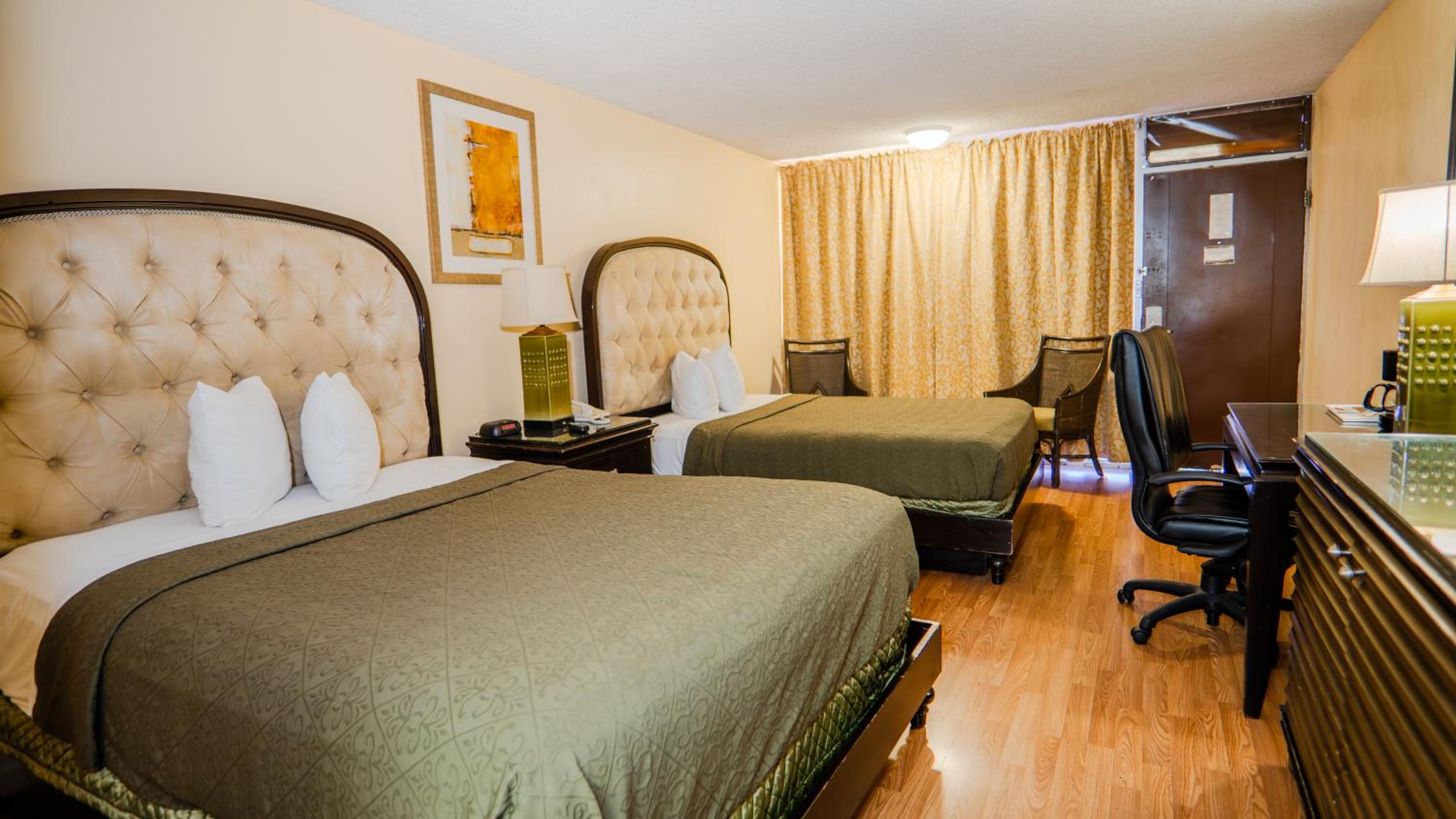 Standard Double Room - Photo 3