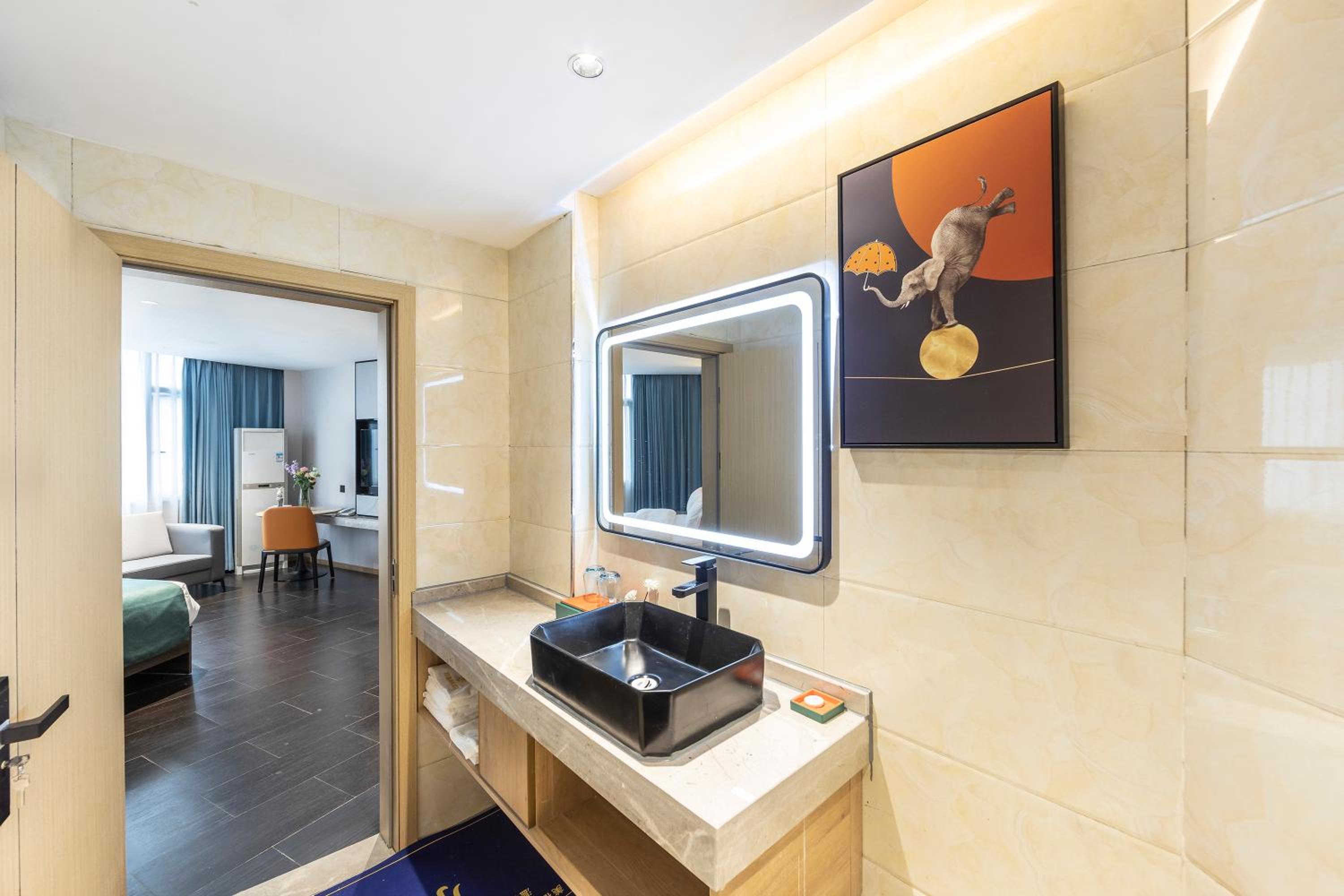City View Sunshine Suite photo 2