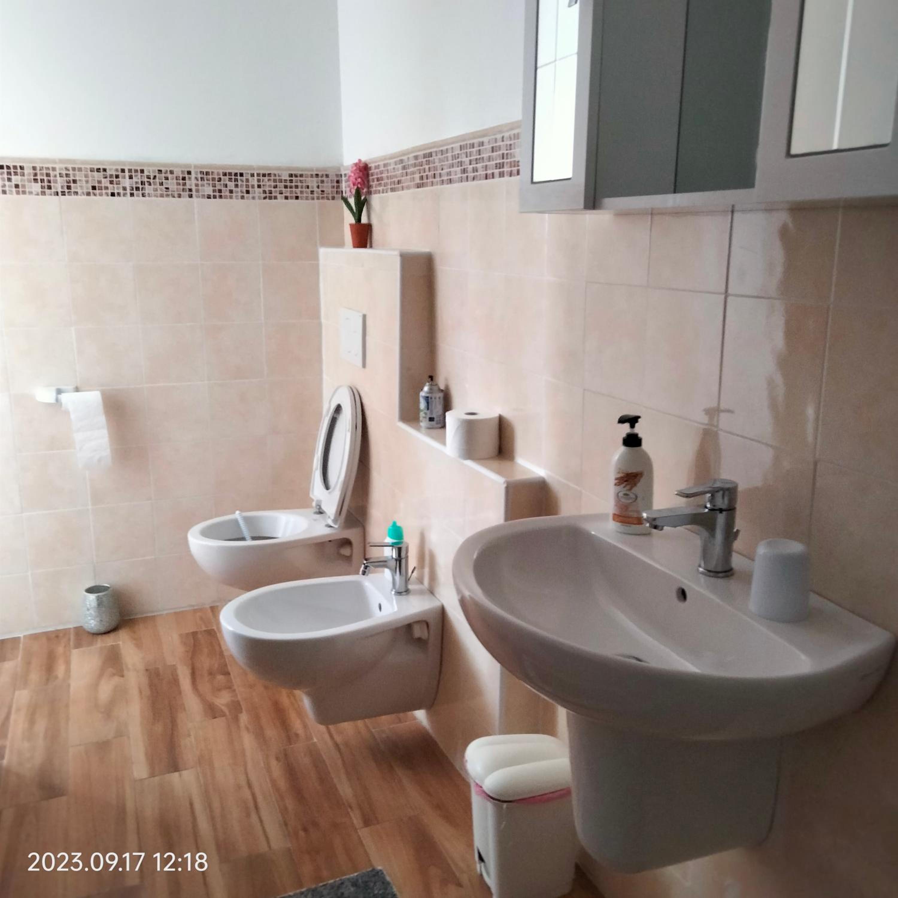 Double Room - Photo 2