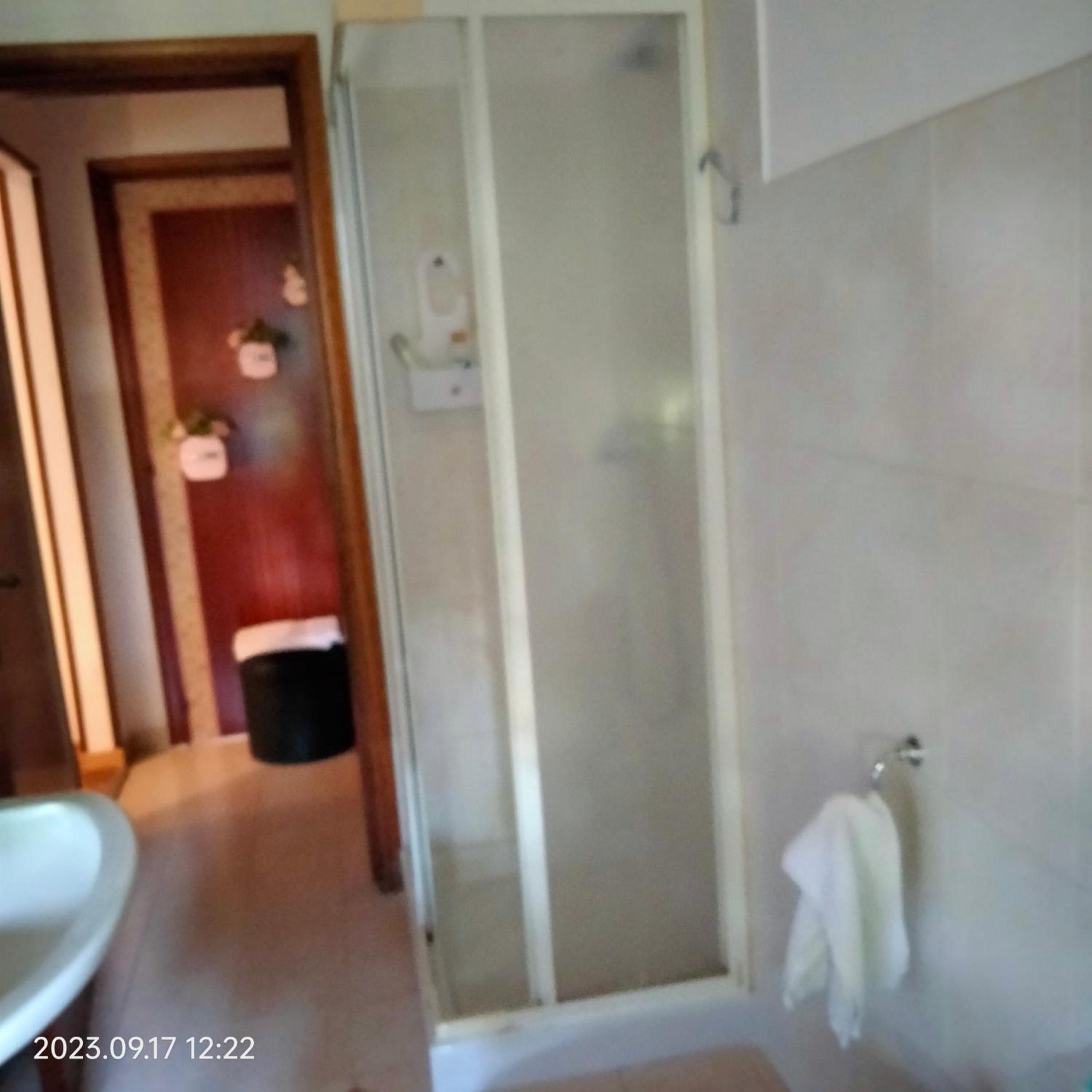 Double Room - Photo 10