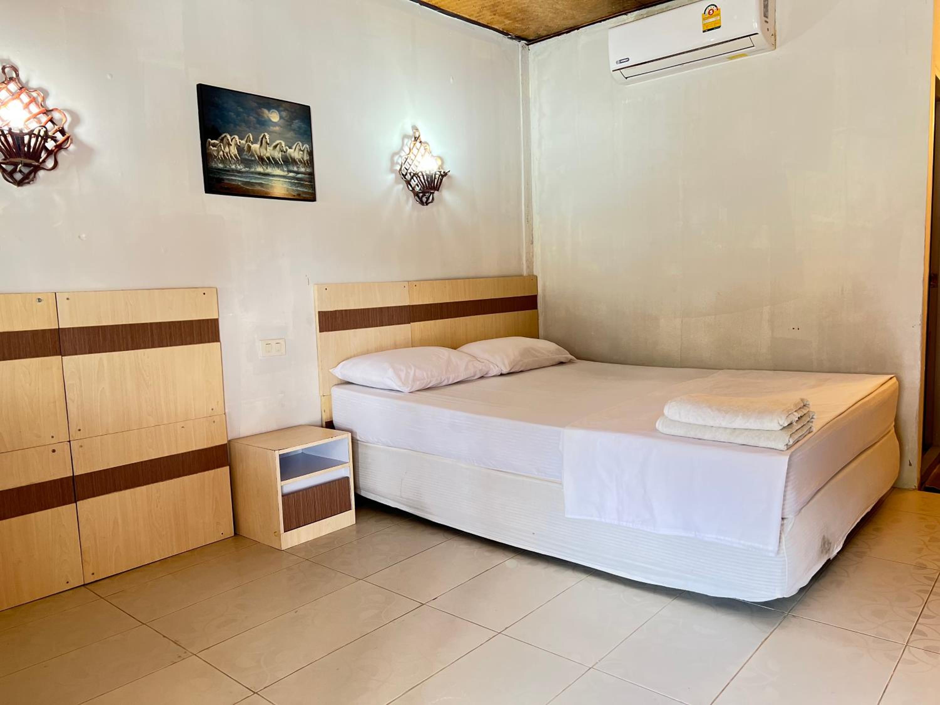 Standard Double Room with Air Conditioning