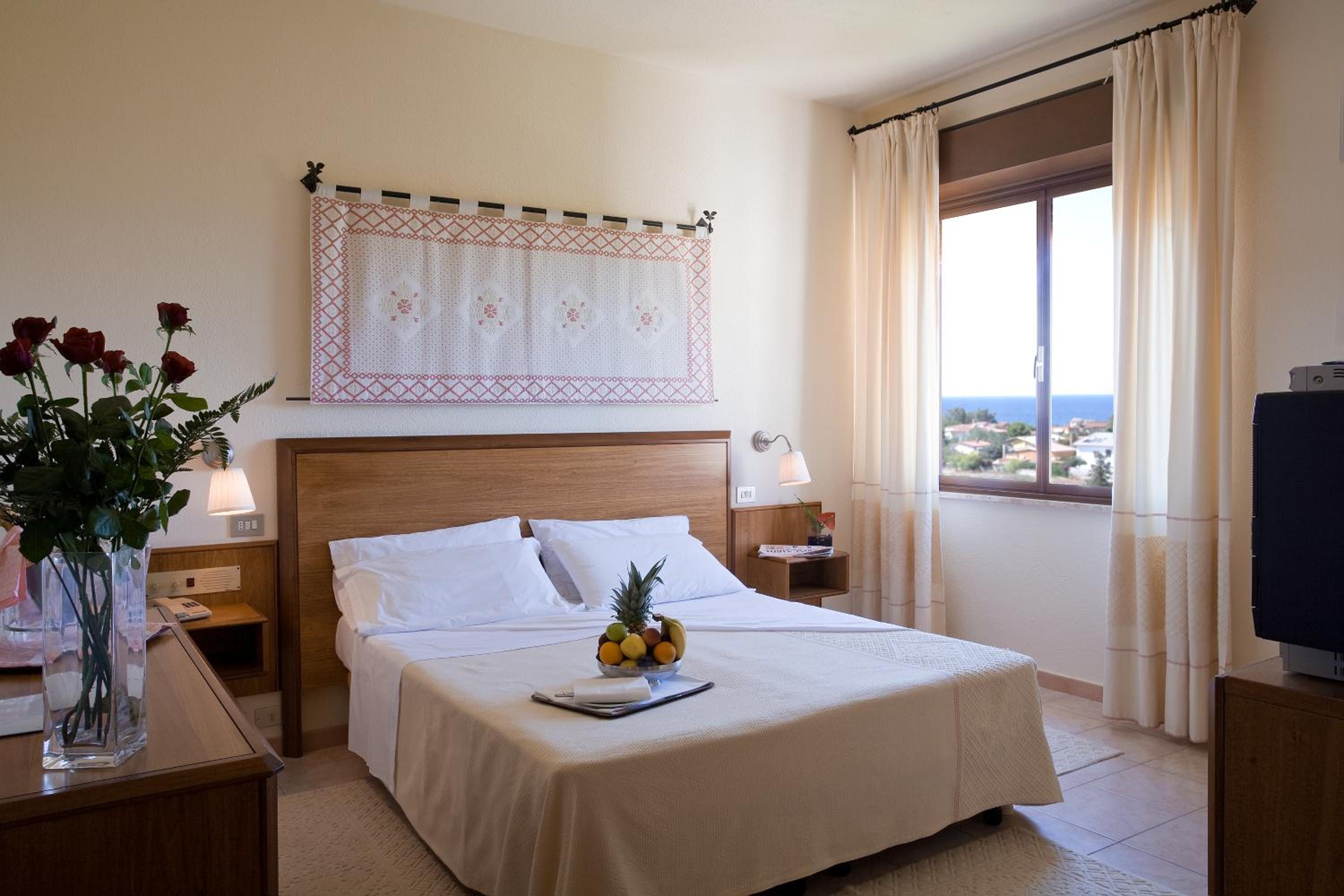 Double or Twin Room - Photo 3