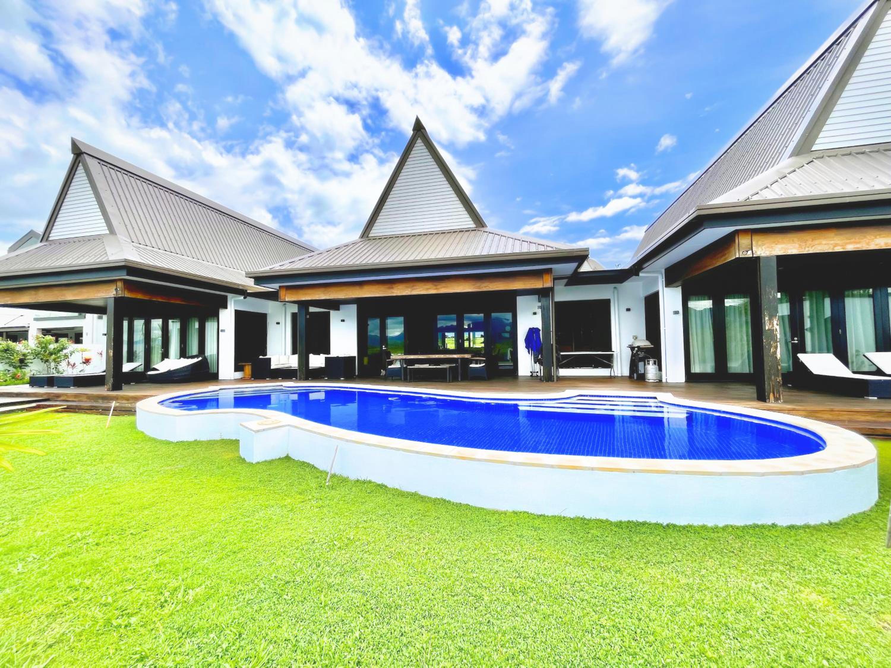 Four Bedroom Riverfront Villa 62