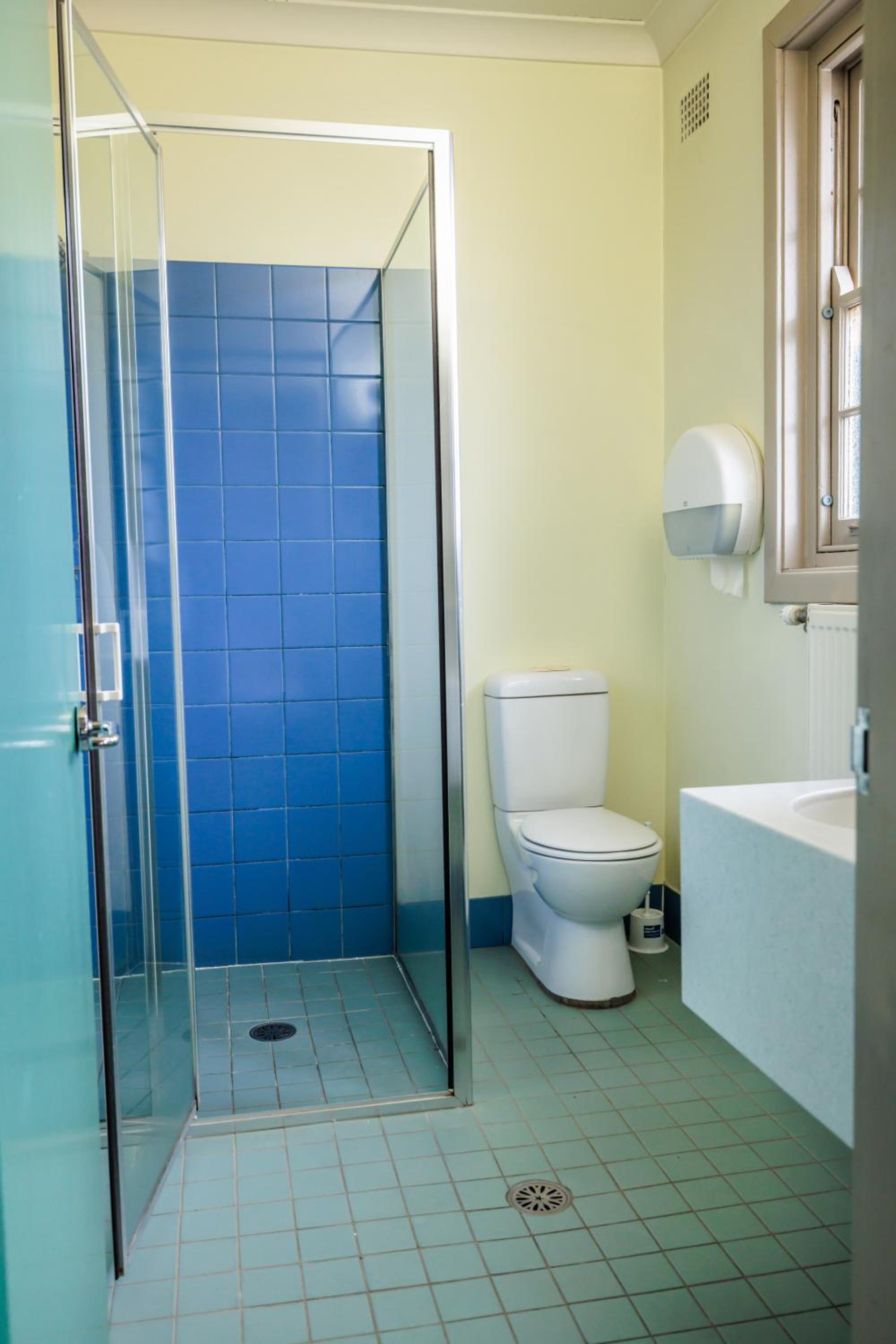 Twin Room with Private Bathroom photo 2
