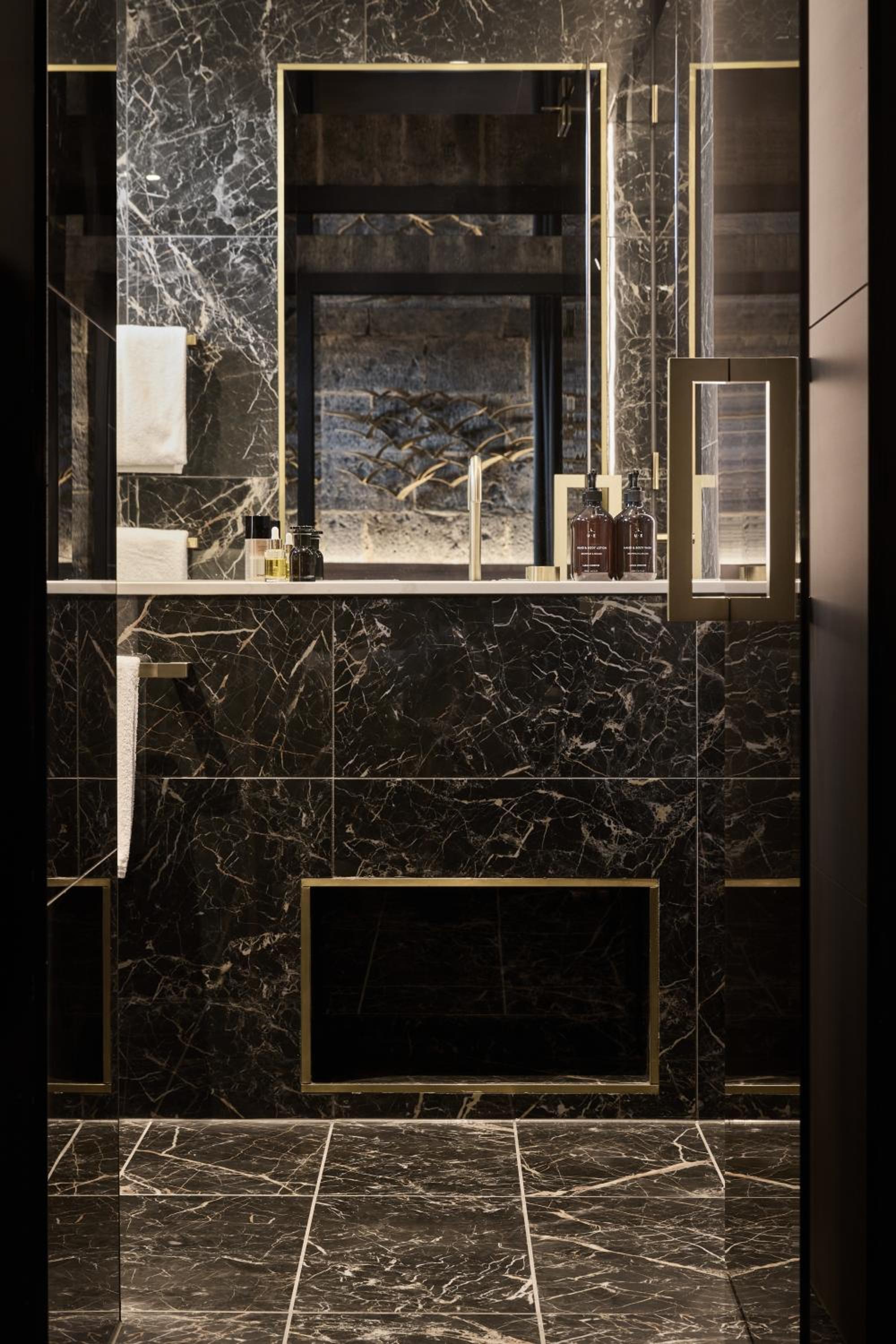 The Interlude Sanctuary Suite photo 3