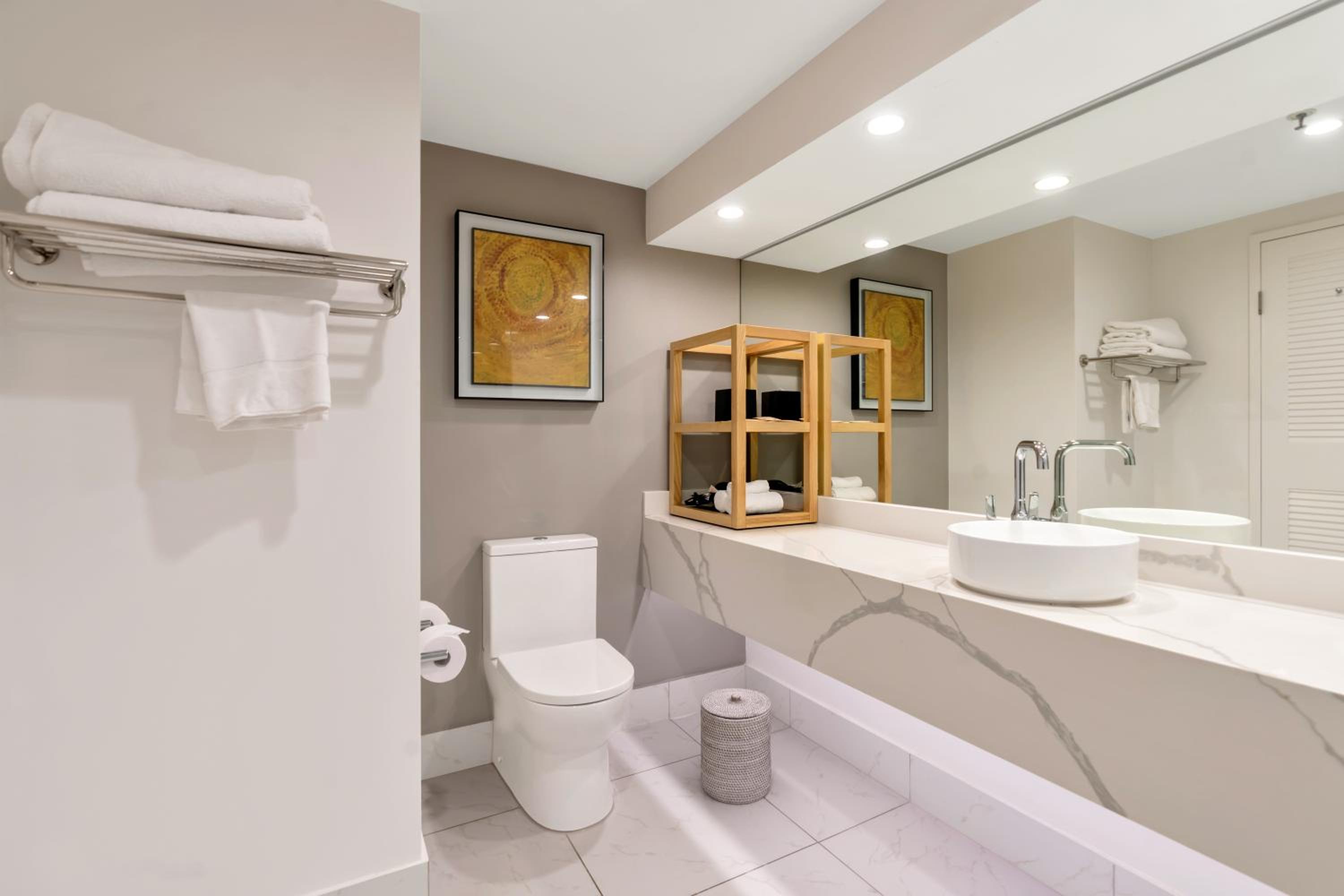 Rejuvenated Deluxe Twin with Harbor View