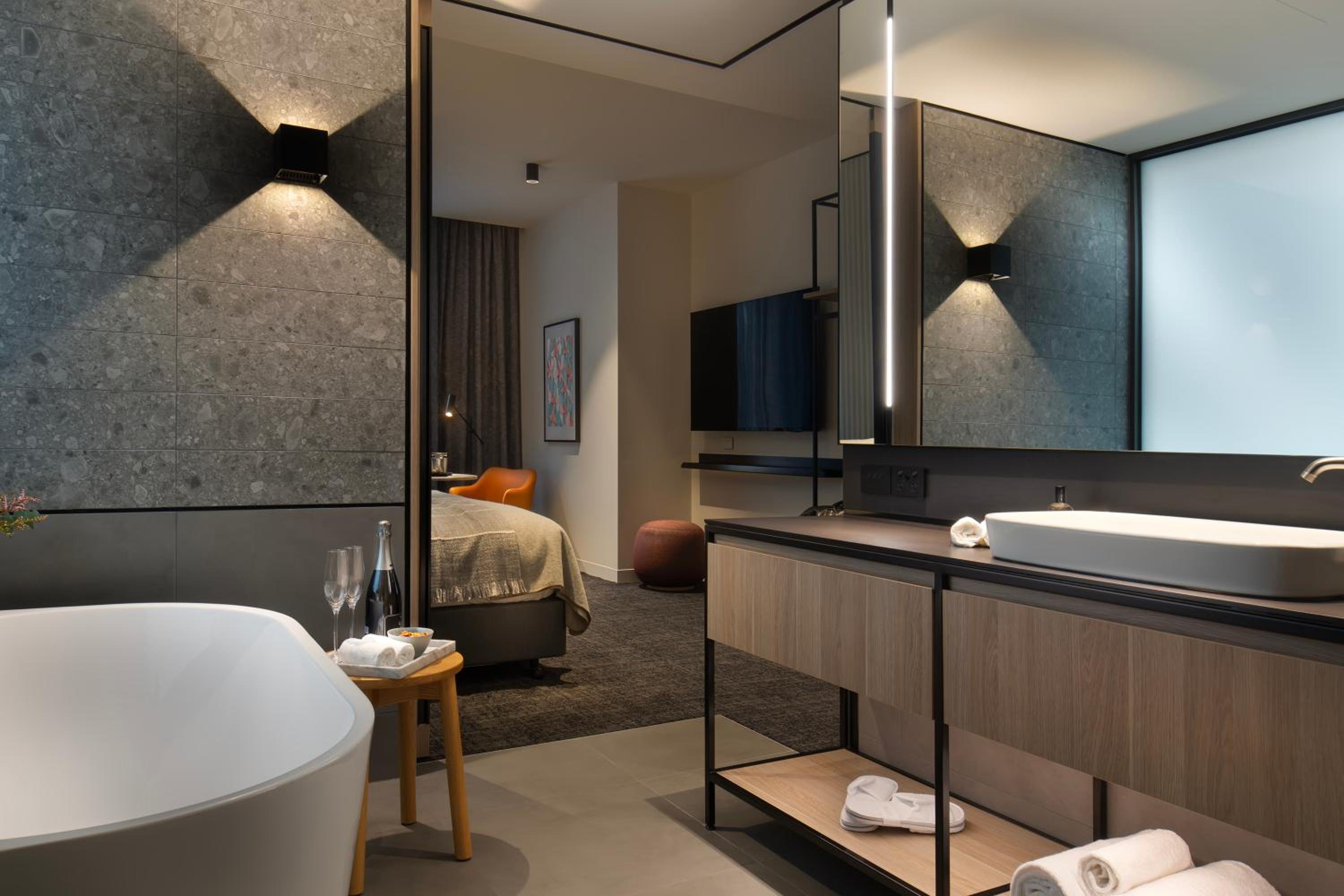 Howey Suite