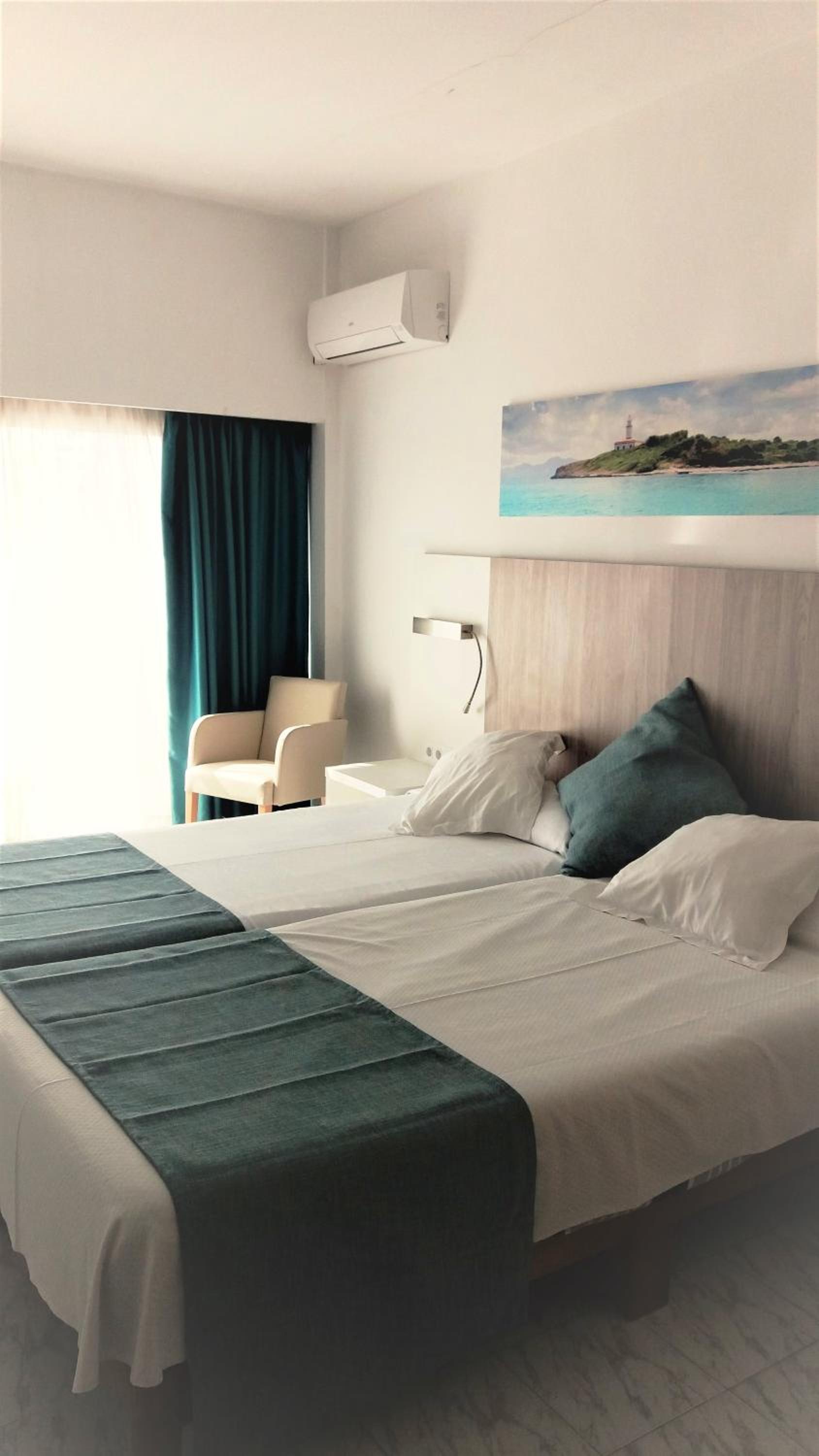 Double Or Twin Room - Photo 1