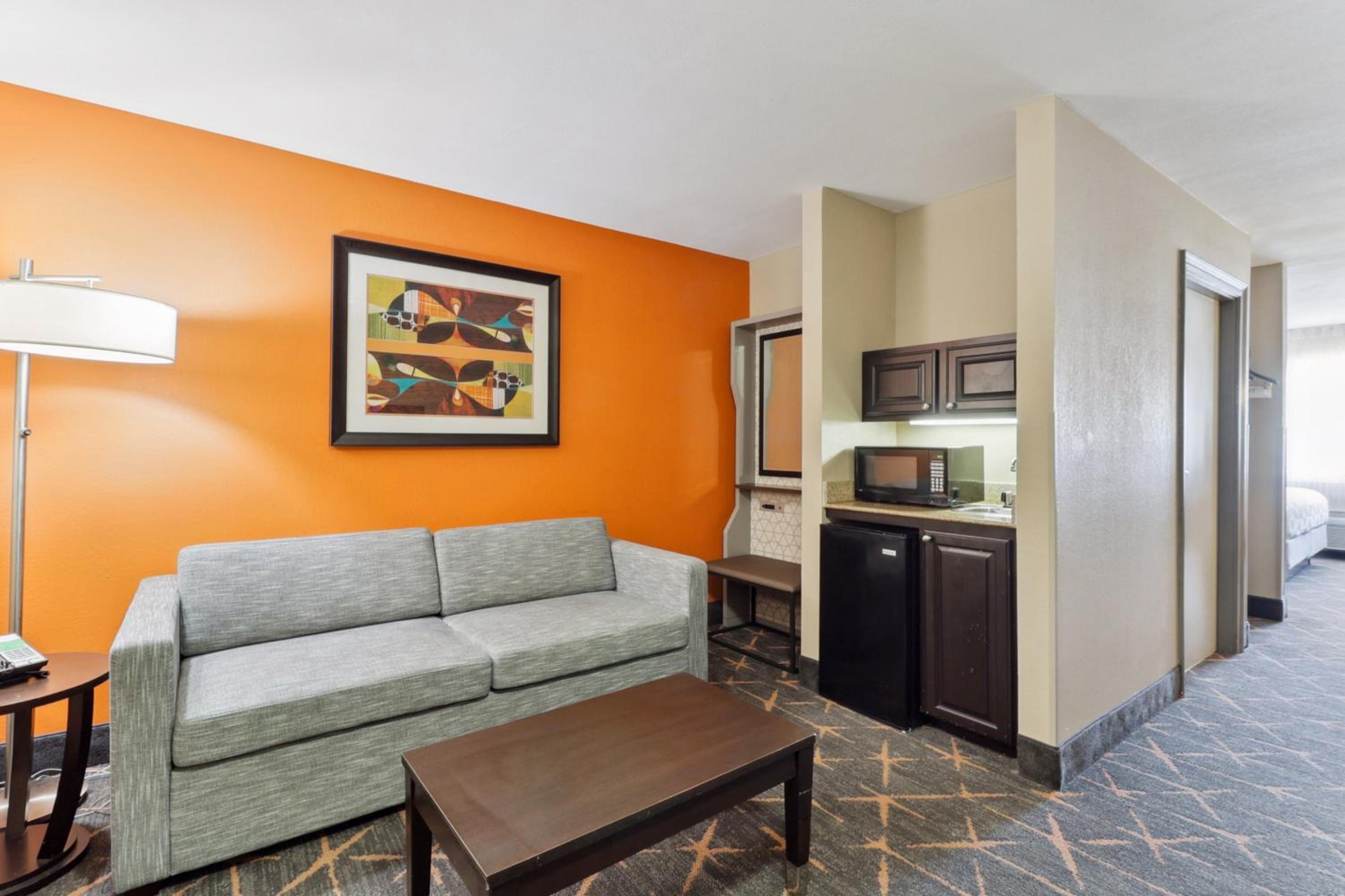 King Suite with Sofa Bed - Photo 4