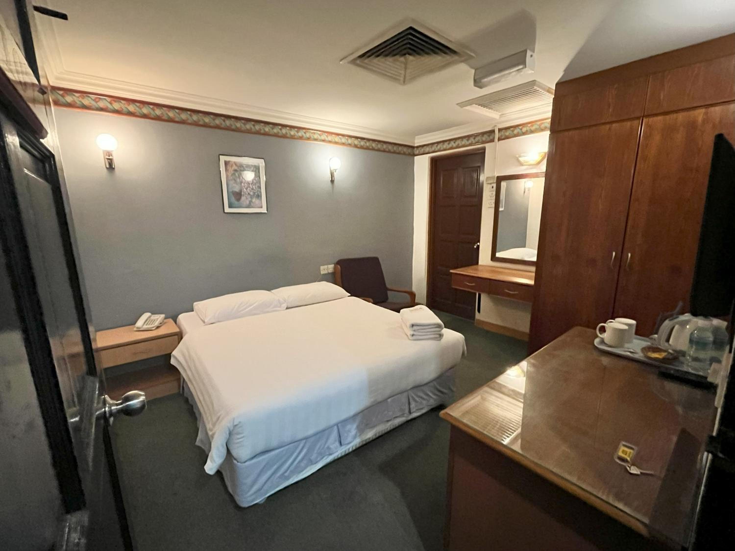 Budget Double Room photo 3