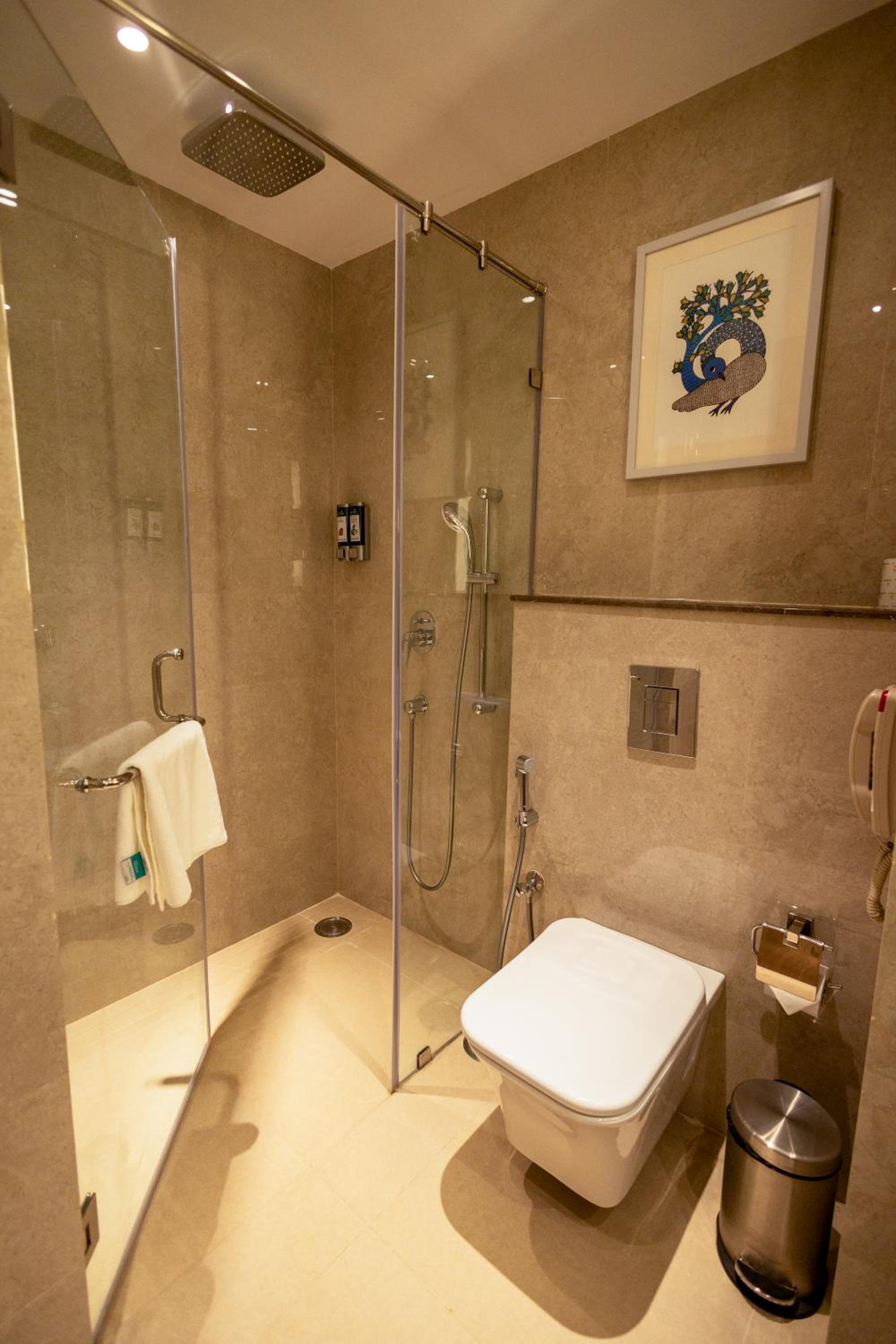 Deluxe room - 1 Double Bed - 10% off on One-way Airport Transfer - Photo 2