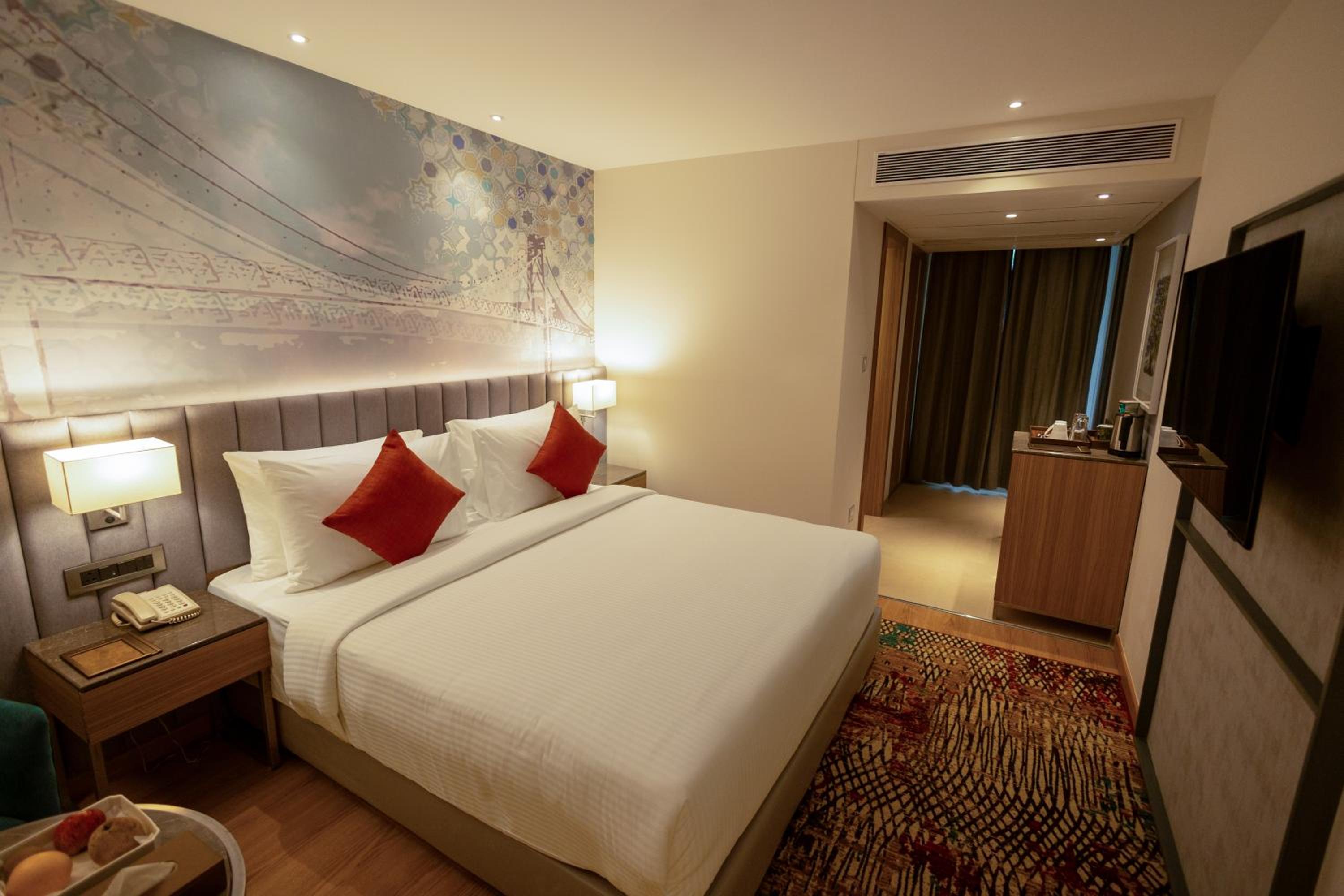 Deluxe room - 1 Double Bed - 10% off on One-way Airport Transfer - Photo 4