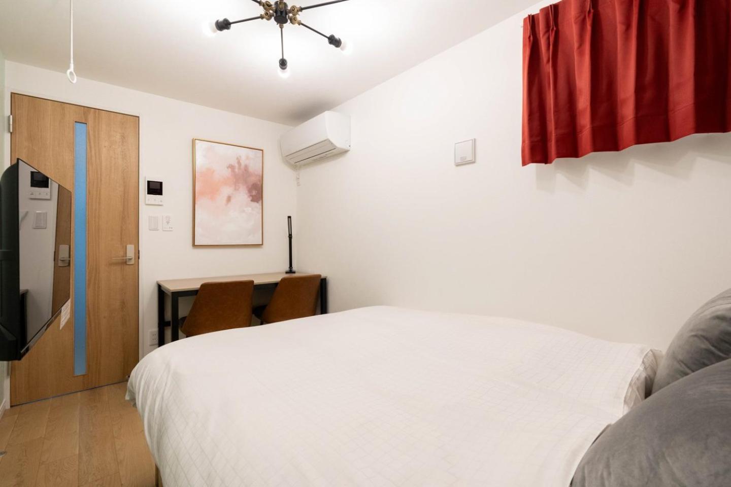 One-Bedroom Apartment photo 3