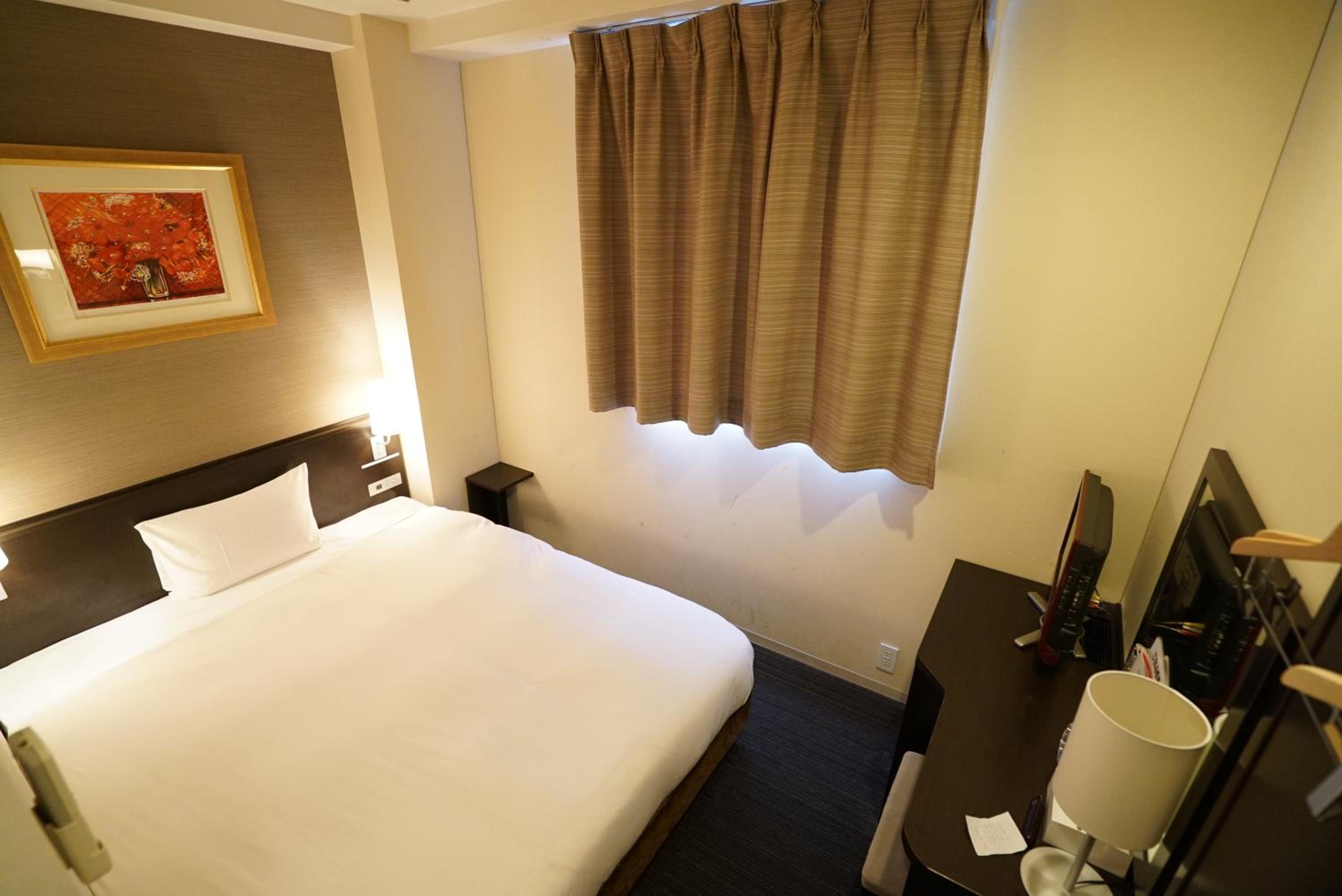 Queen Room - Smoking - Eco Plan(No Daily Cleaning)