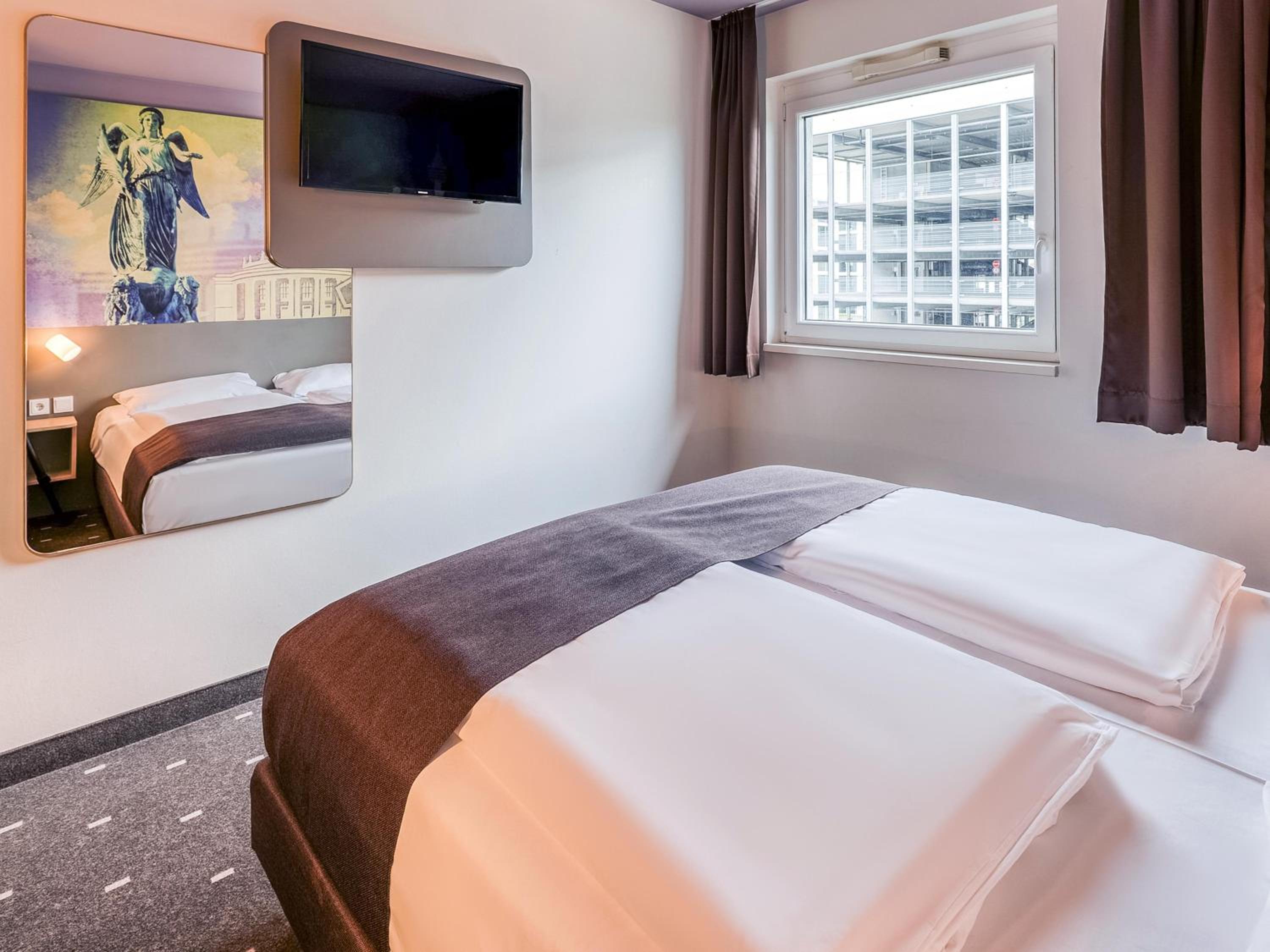 Double Room thumbnail 5