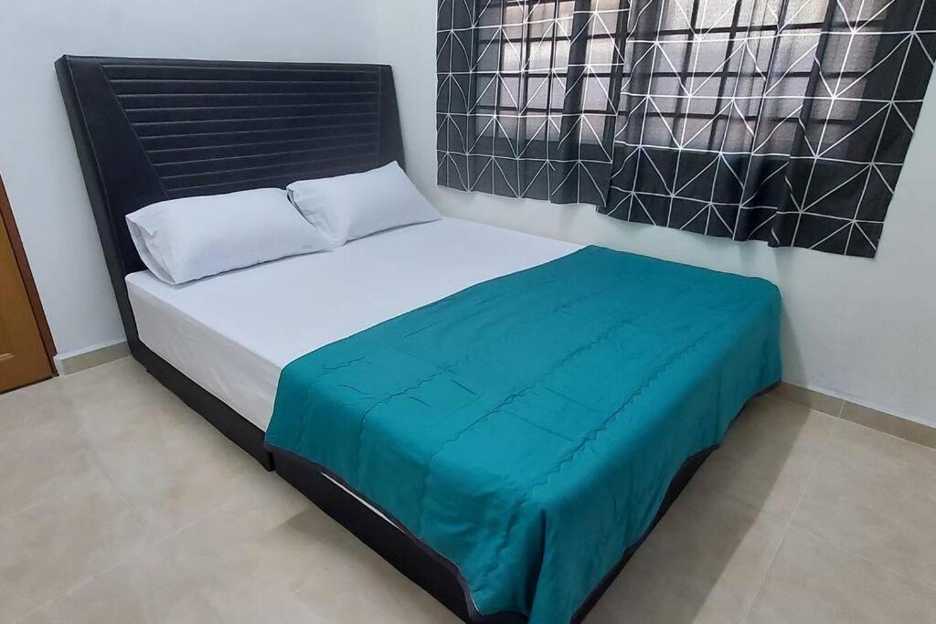 Four-Bedroom House photo 1