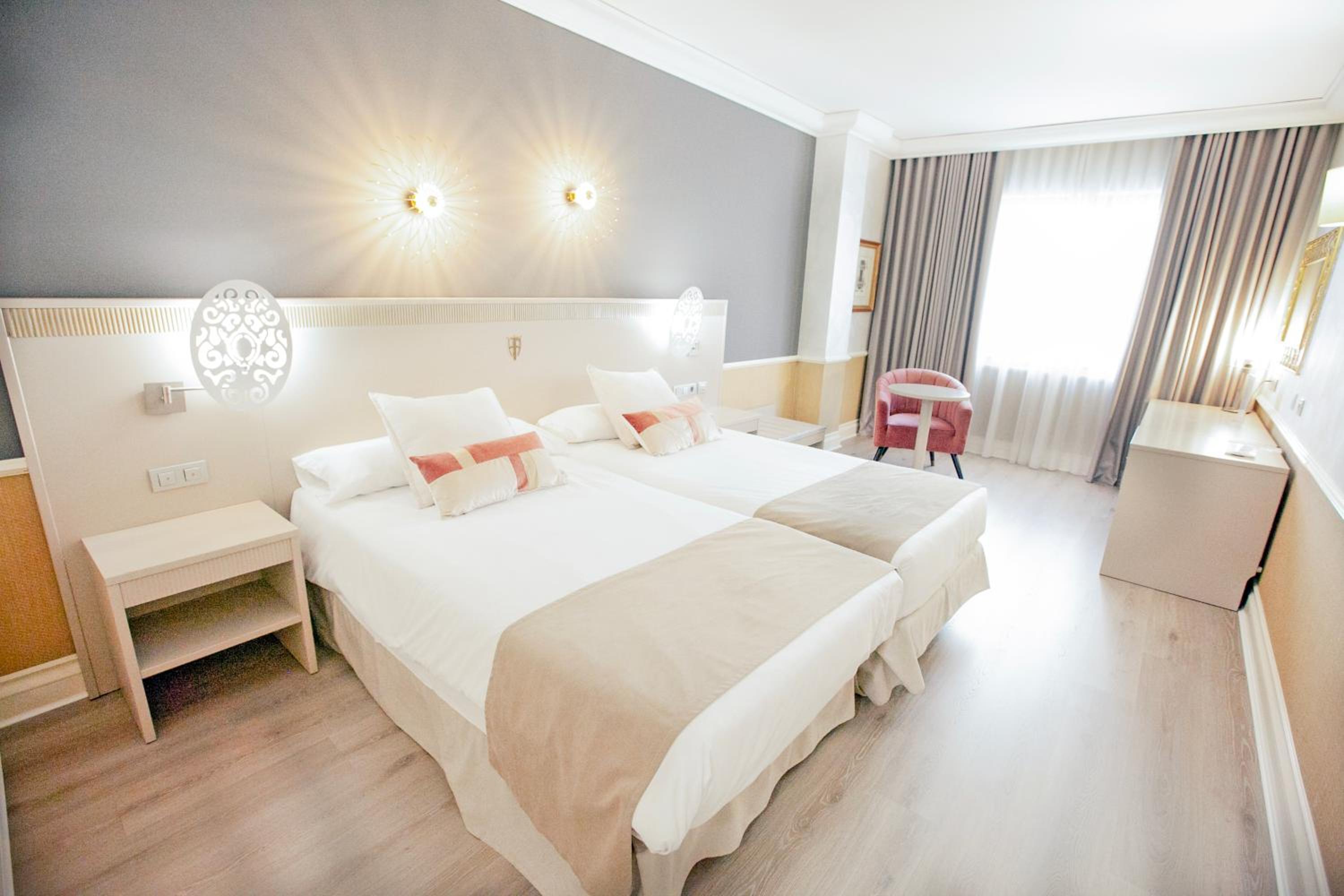 Superior Twin Room photo 2