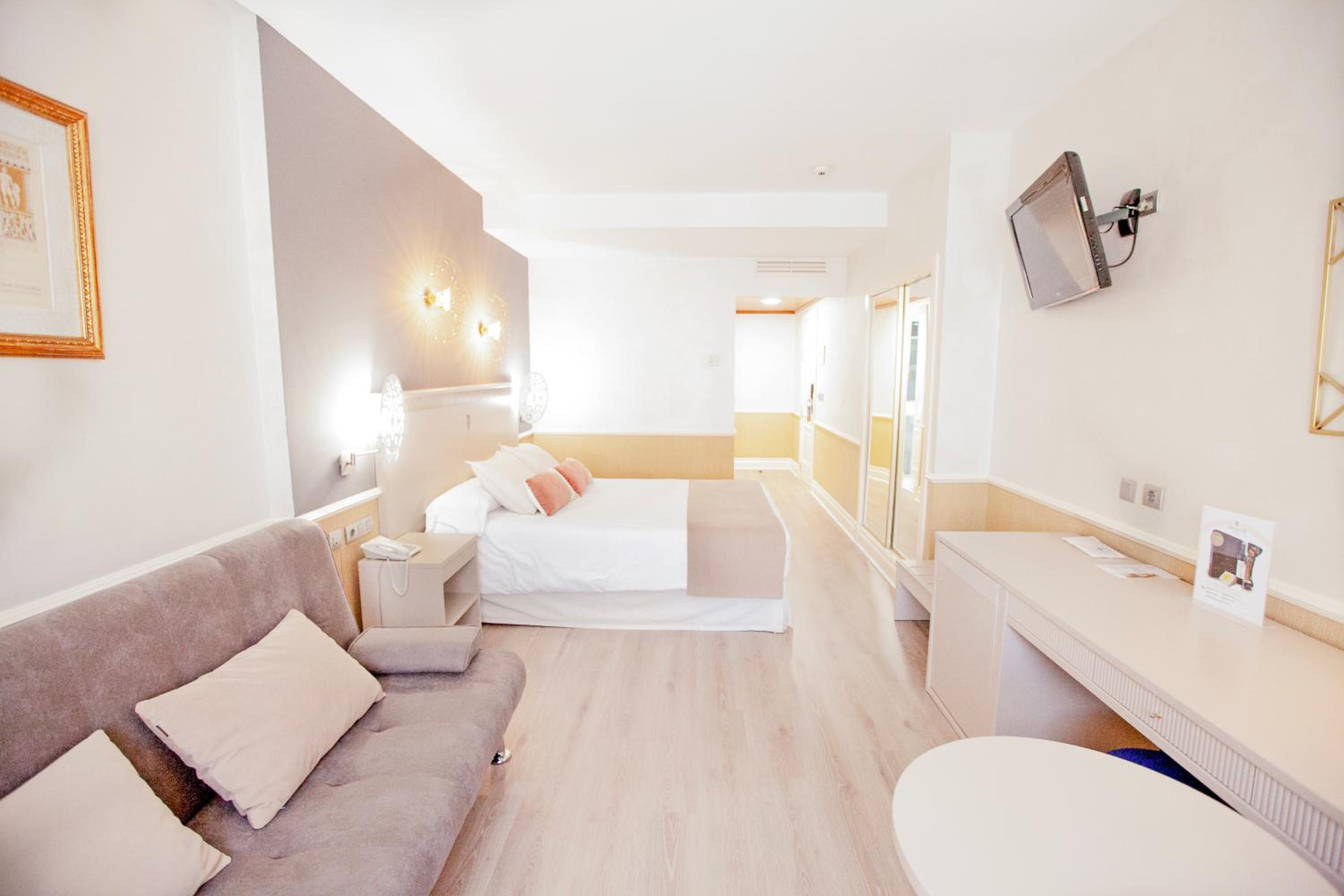 Habitación triple (2 adultos + 1 niño)