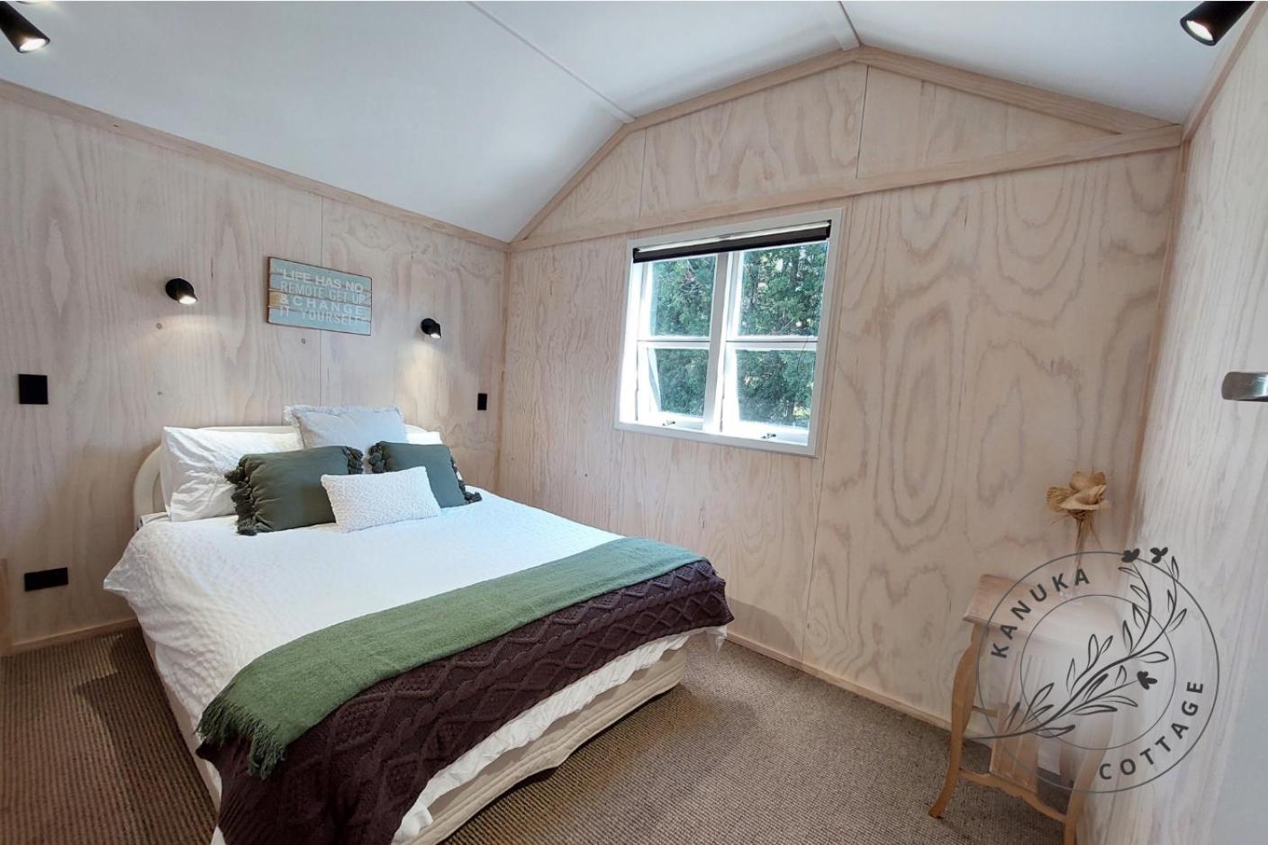 One-Bedroom House photo 1