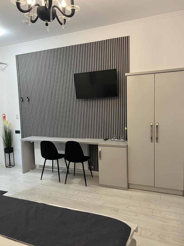 Double Room - Photo 5