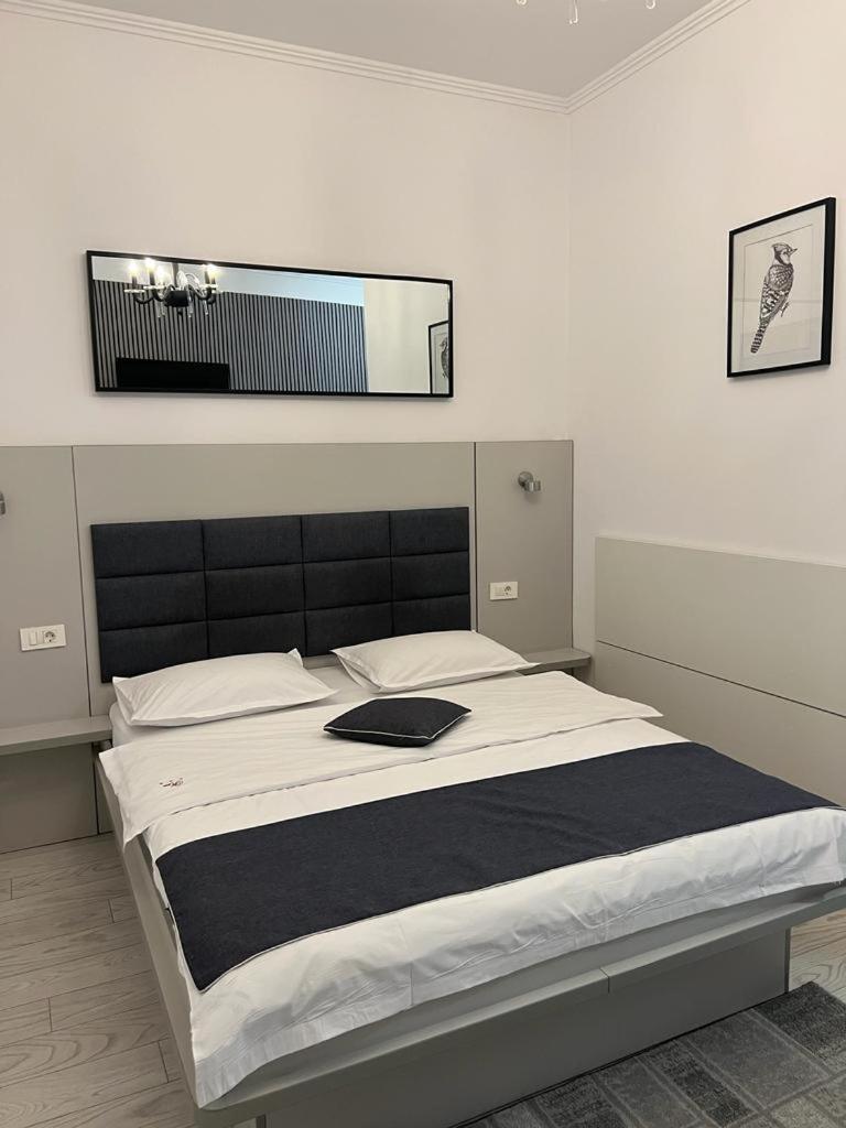 Double Room - Photo 12