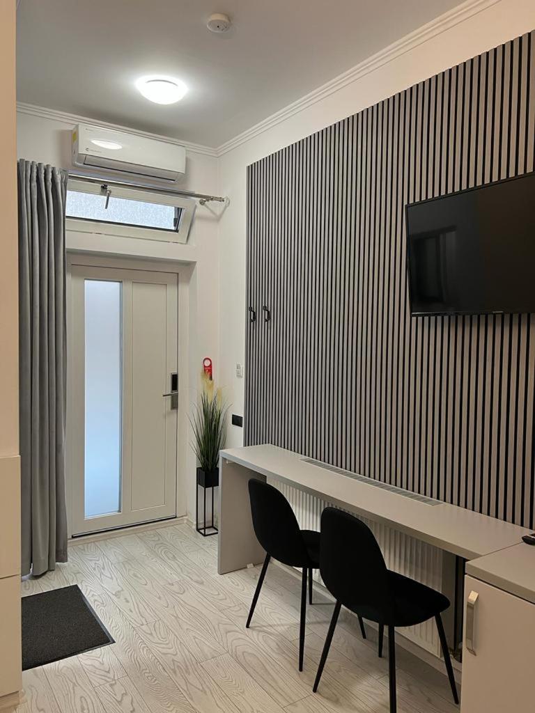 Double Room - Photo 10