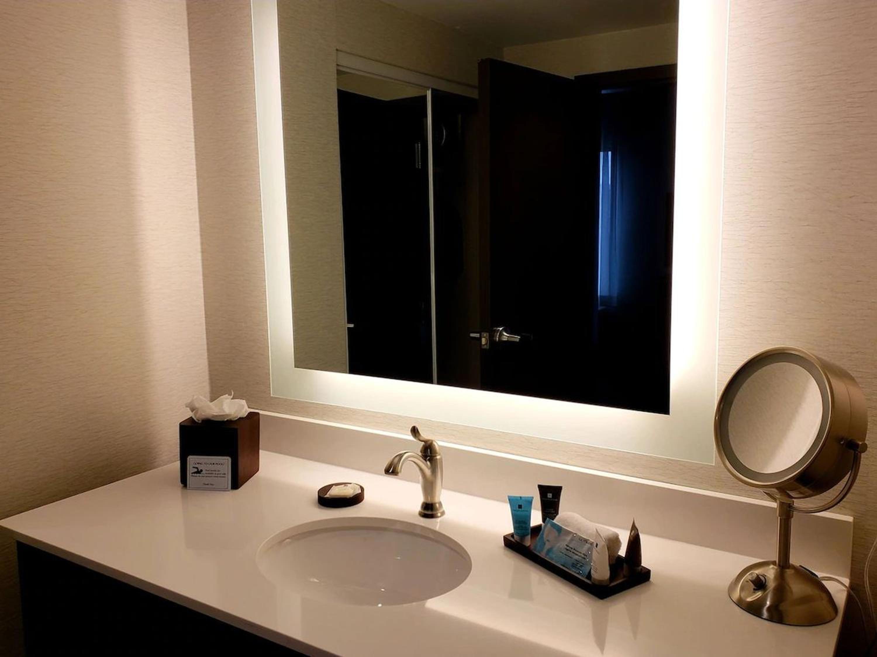 Standard King Room photo 2