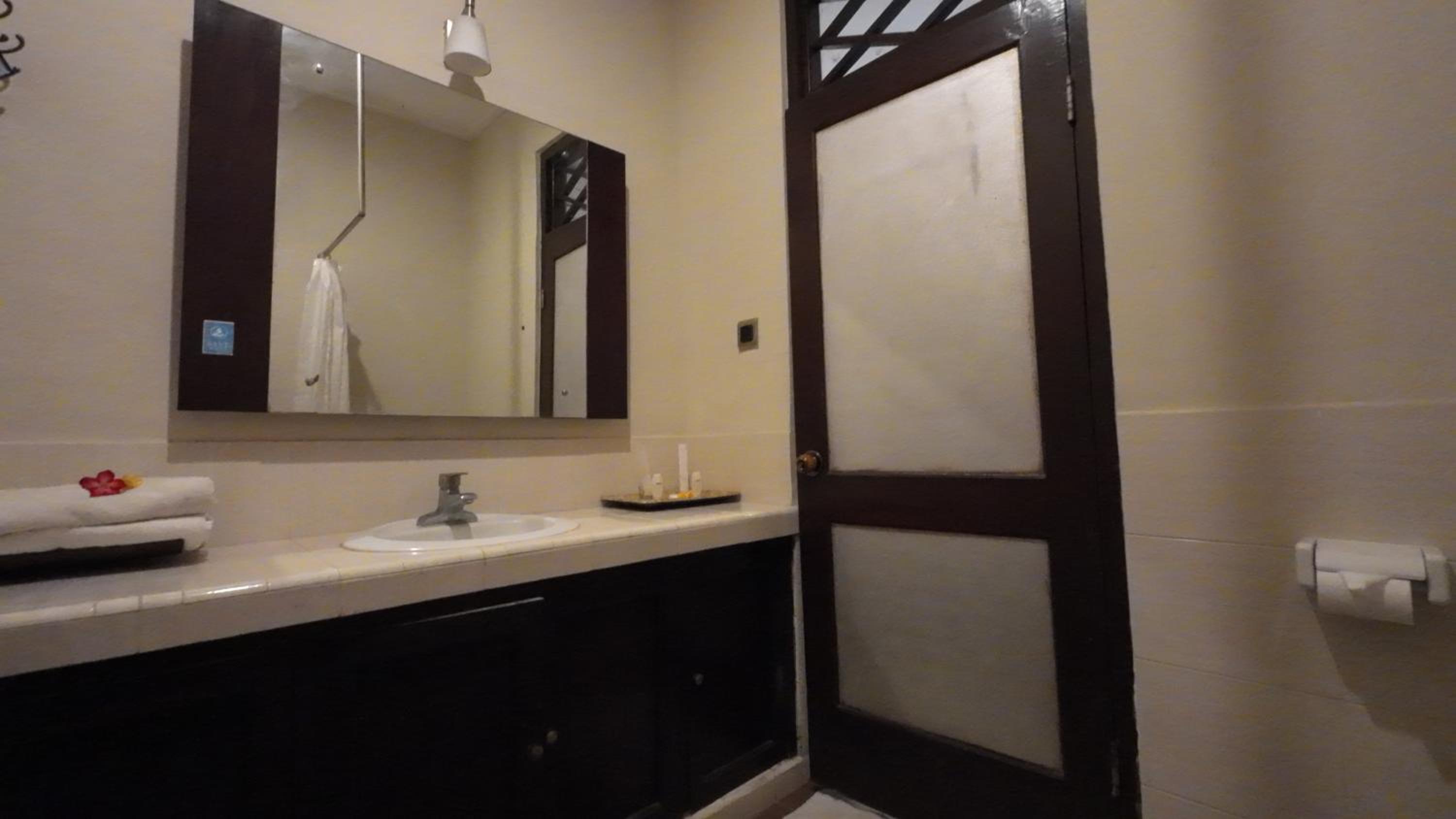 Deluxe Double or Twin Room with Balcony - Photo 4