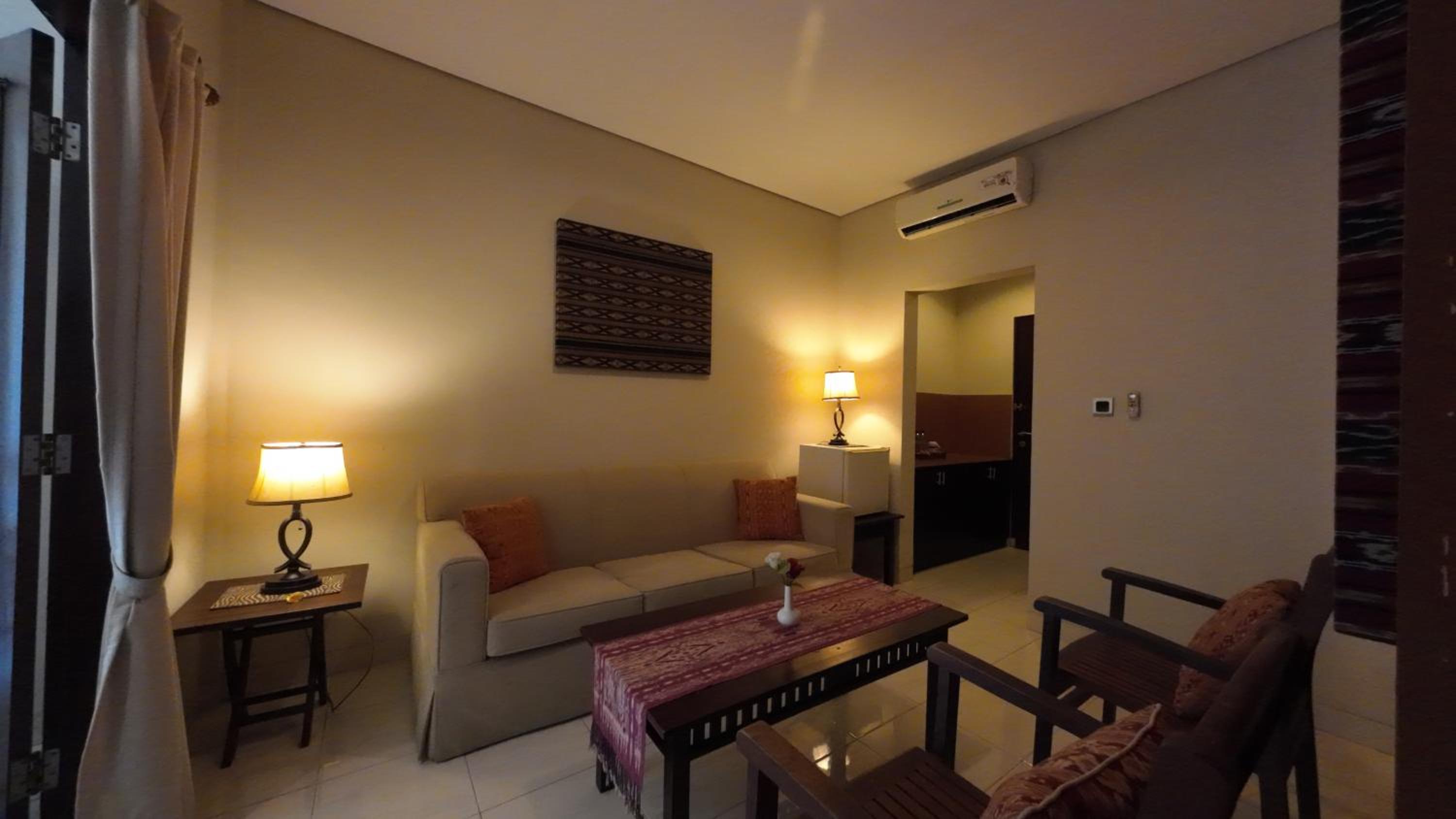 Executive Suite - Photo 1