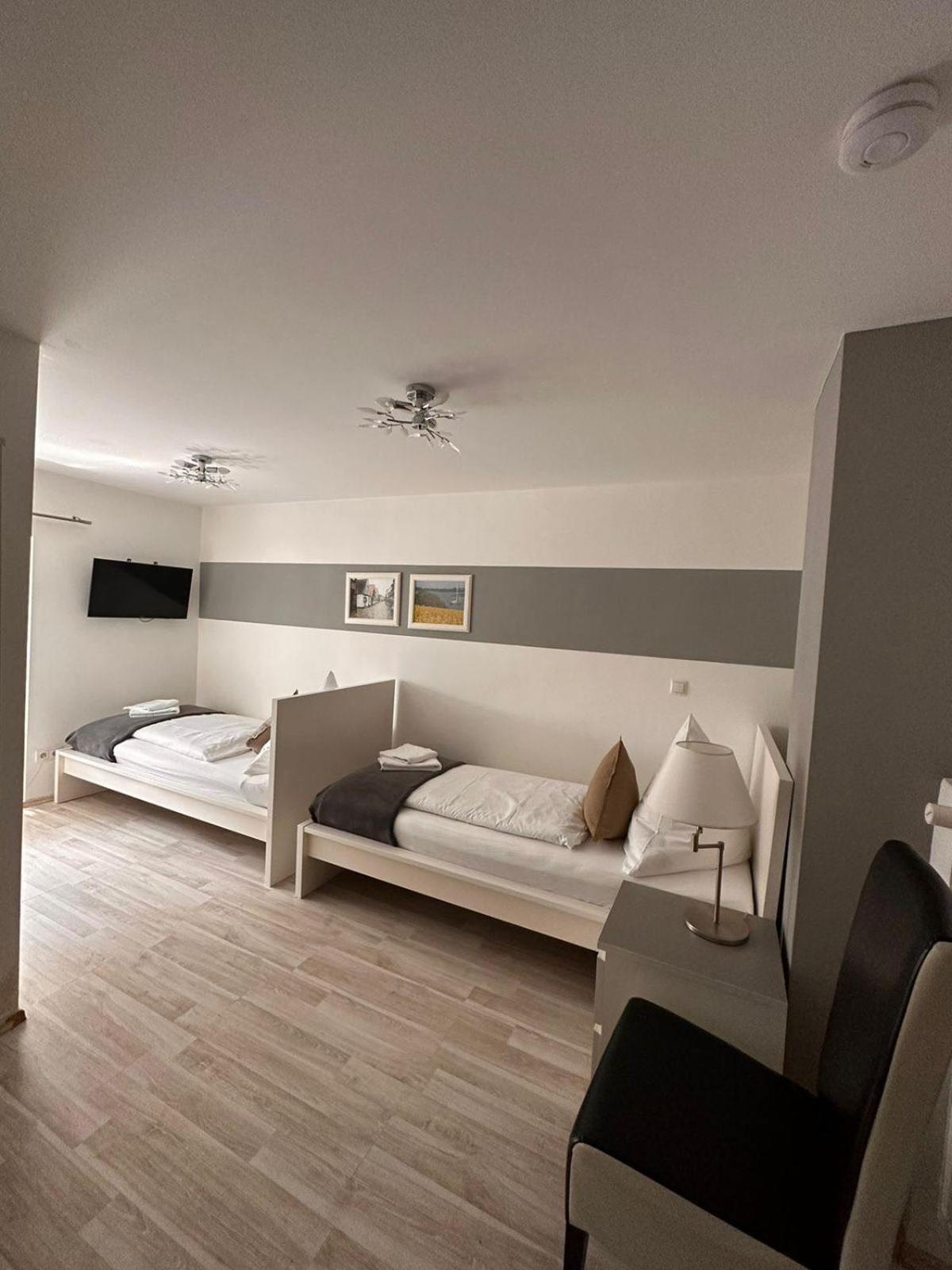Twin Room with Shower - Photo 1