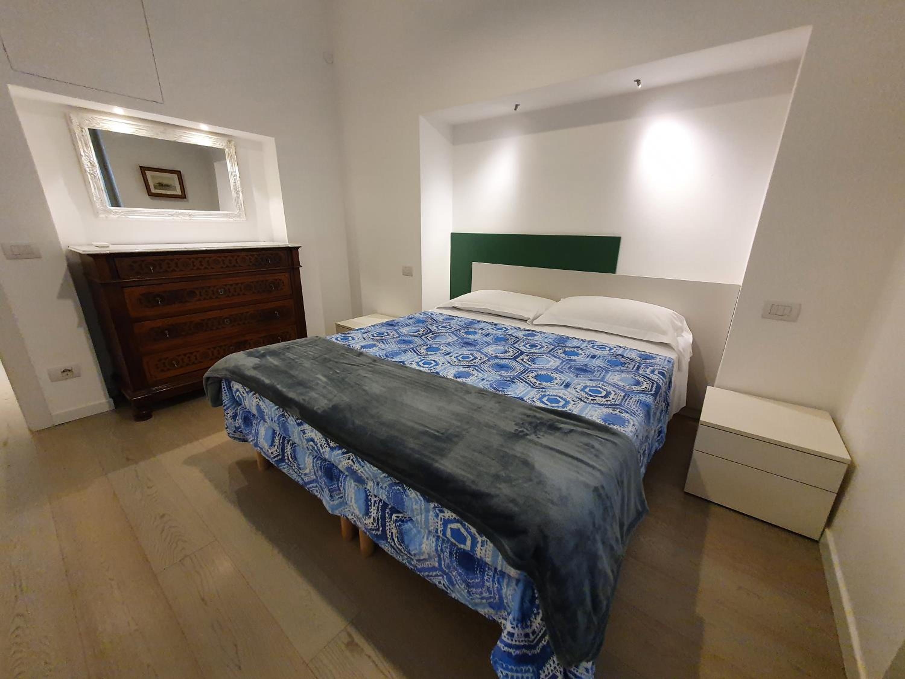 One-Bedroom Suite - Photo 3