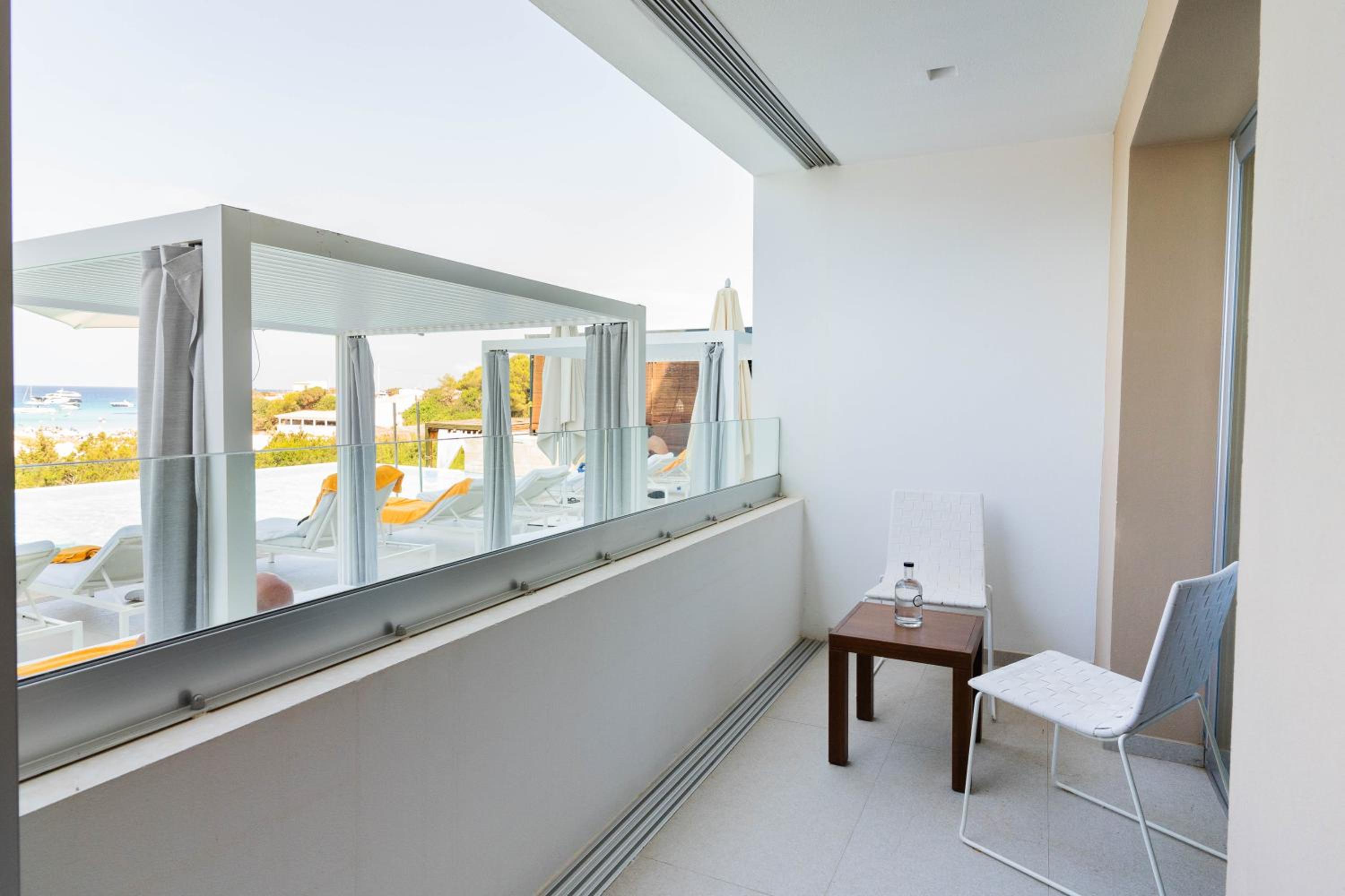 Habitación Doble - Planta Baja con Vista a la Piscina