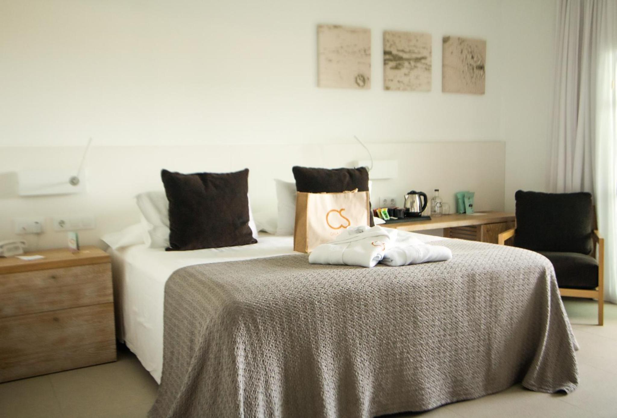 Habitación Doble - Planta Baja con Vista a la Piscina