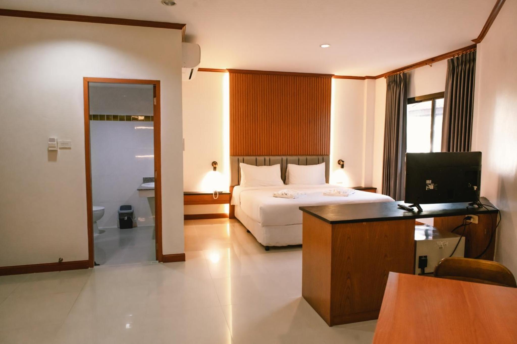 Large Single Room - Photo 5