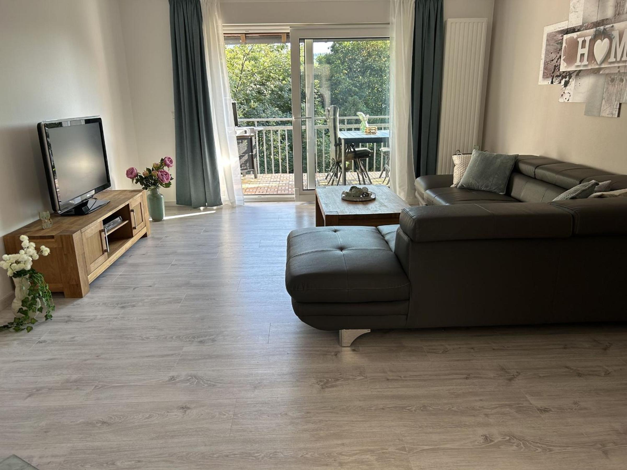 Three-Bedroom Premium Apartment with Balcony photo 1