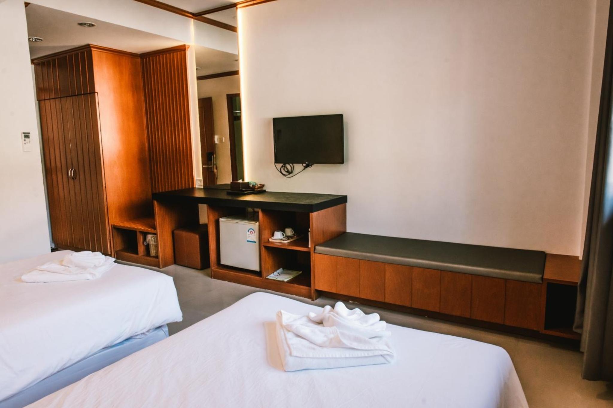 Deluxe Twin Room - Photo 3