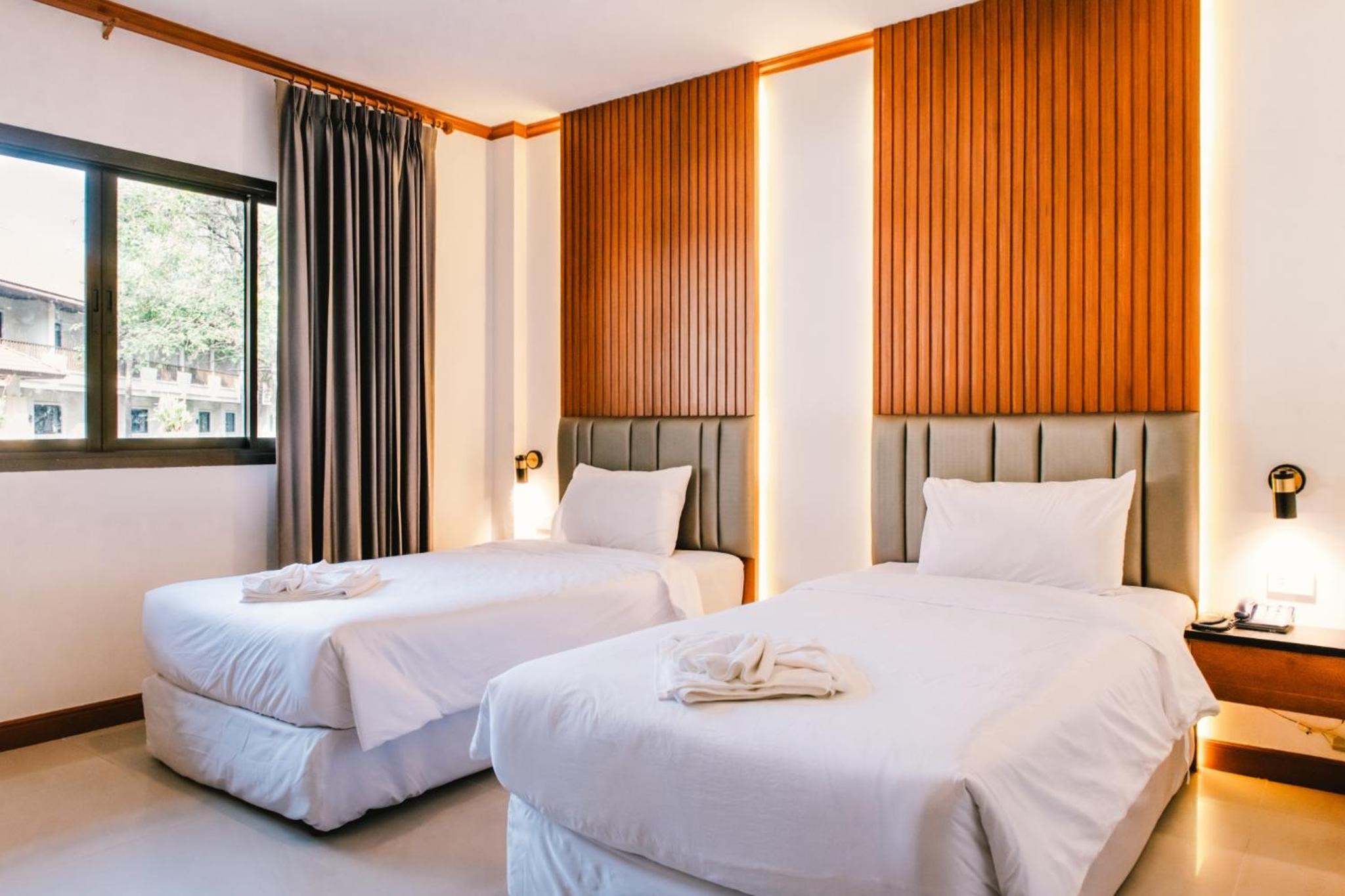 Deluxe Twin Room - Photo 2