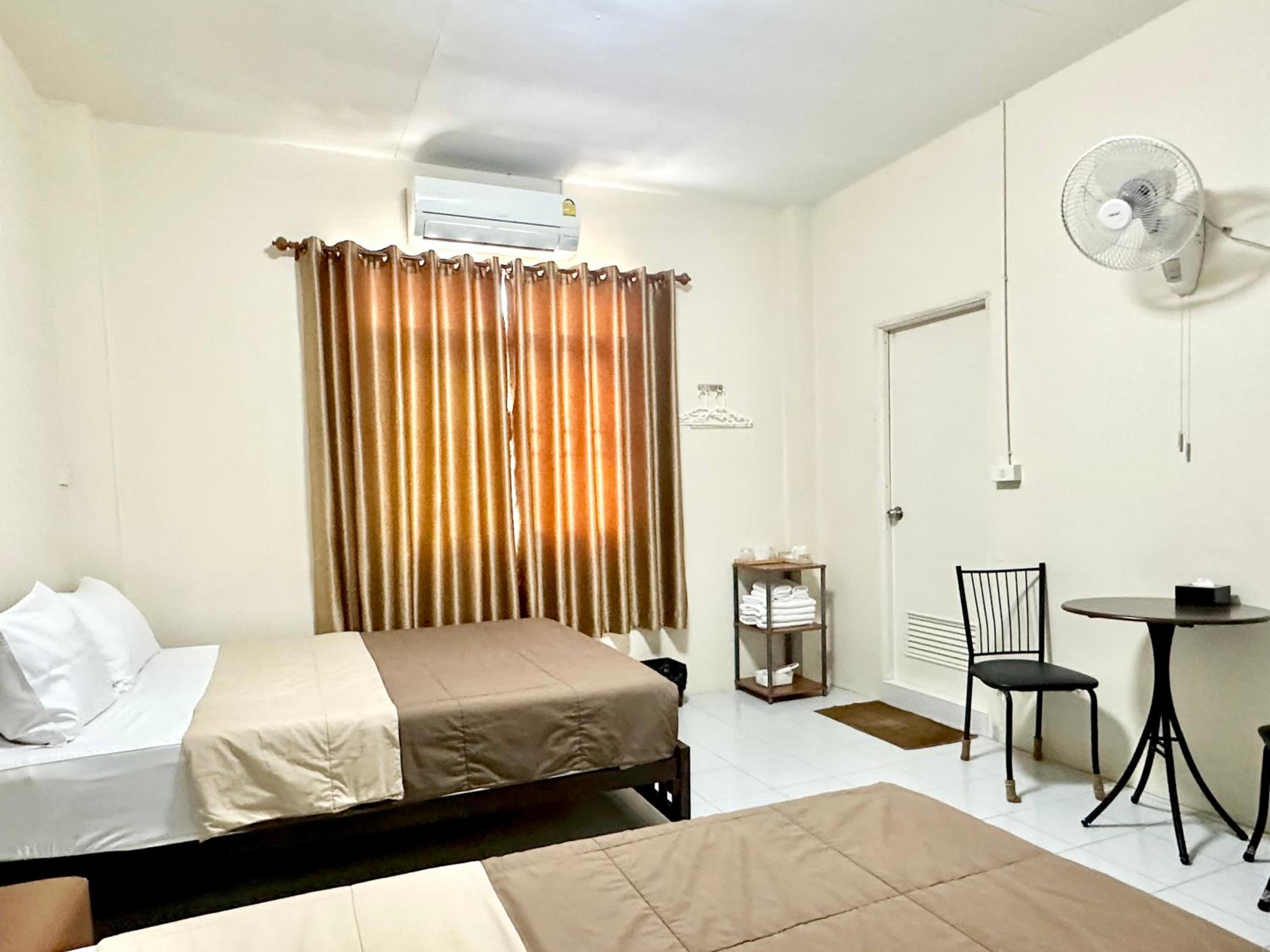 Large Double or Twin Room - Photo 7